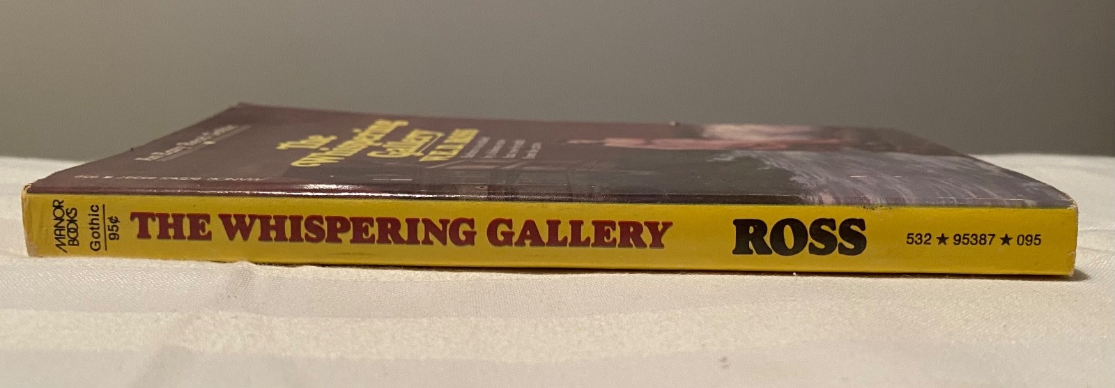 The Whispering Gallery – W.E.D. Ross (Manor Books, An Easy Read Gothic Romance)