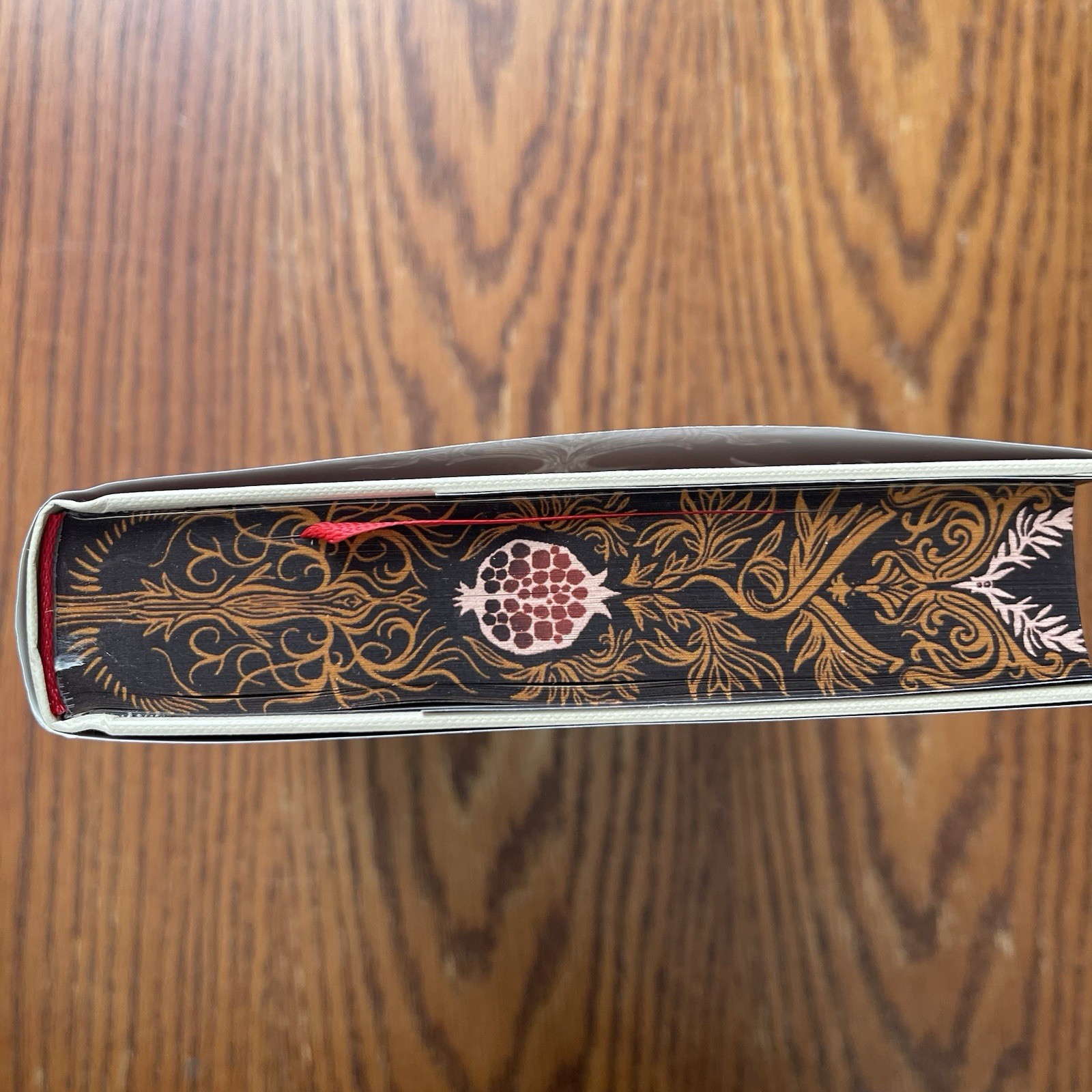 Fairyloot The Familiar Leigh Bardugo