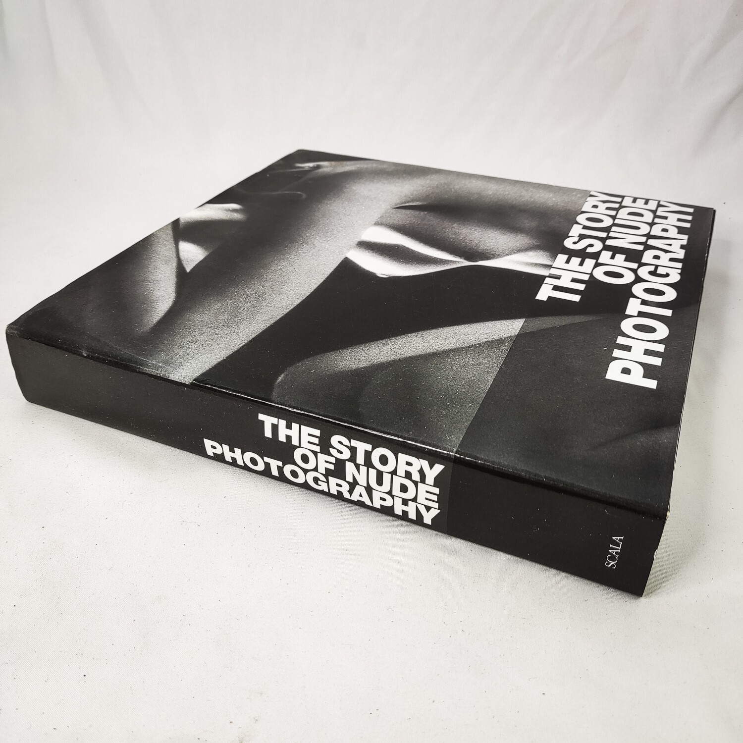 THE STORY OF NUDE PHOTOGRAPHY – HARDCOVER BOOK | SCALA GROUP 504 PAGES