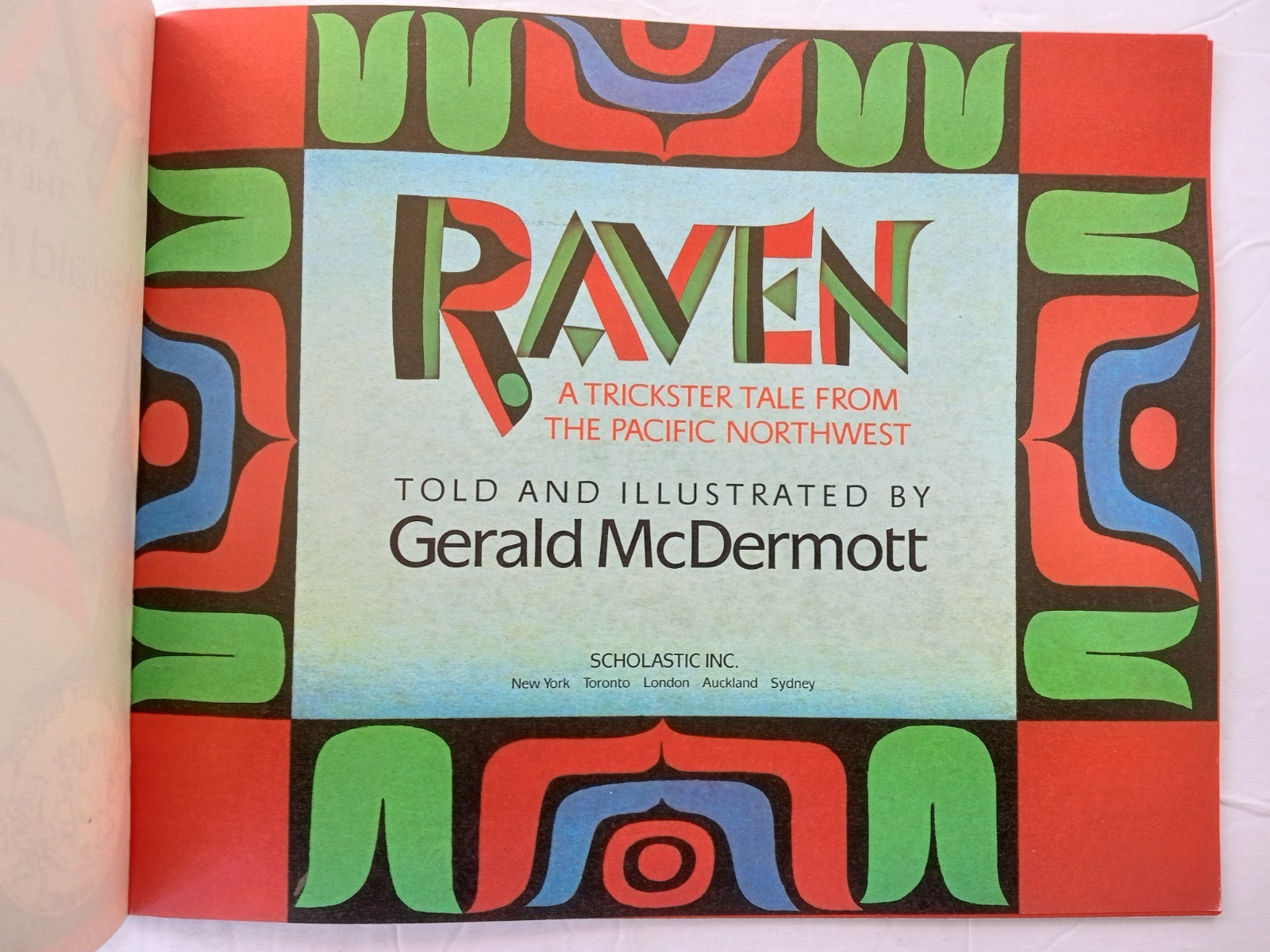 RAVEN A Trickster Tale From The Pacific Northwest Gerald McDermott 1993 PB 1st