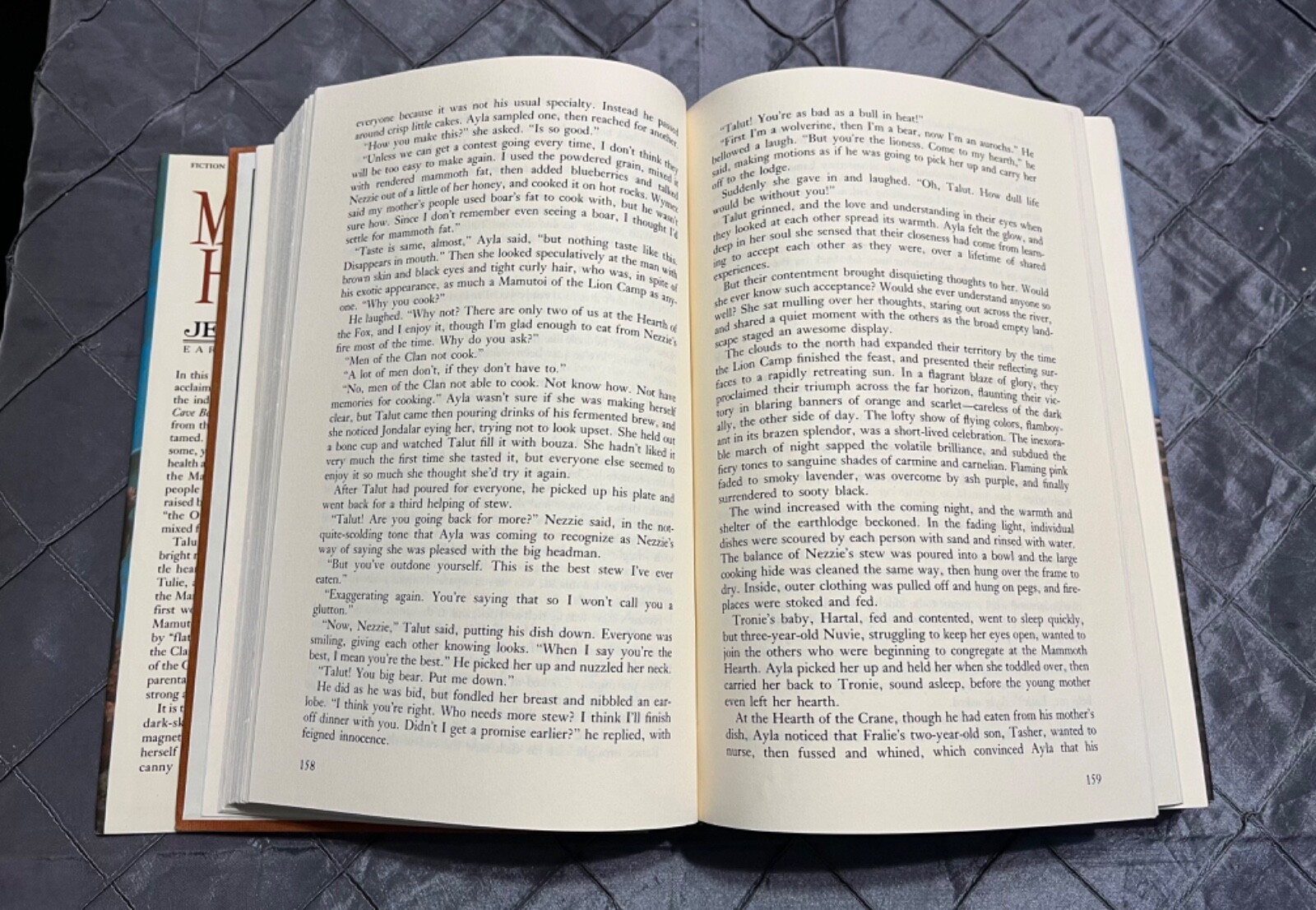 Earth’s Children Ser.: The Mammoth Hunters by Jean M. Auel (HC 1985)