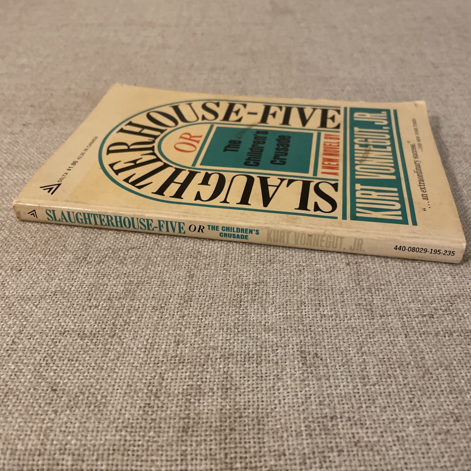 Slaughterhouse-Five by Kurt Vonnegut Jr. 1969 Delta Paperback 3rd Printing