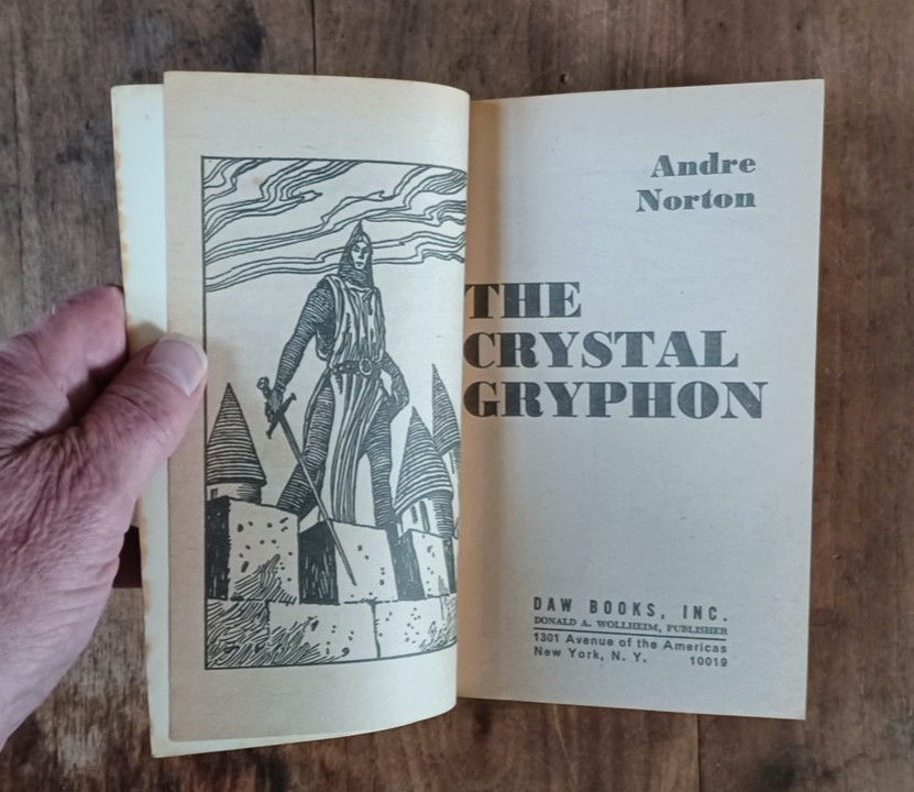 The Crystal Gryphon by Andre Norton 1973 DAW=SF Books No. 75 Paperback