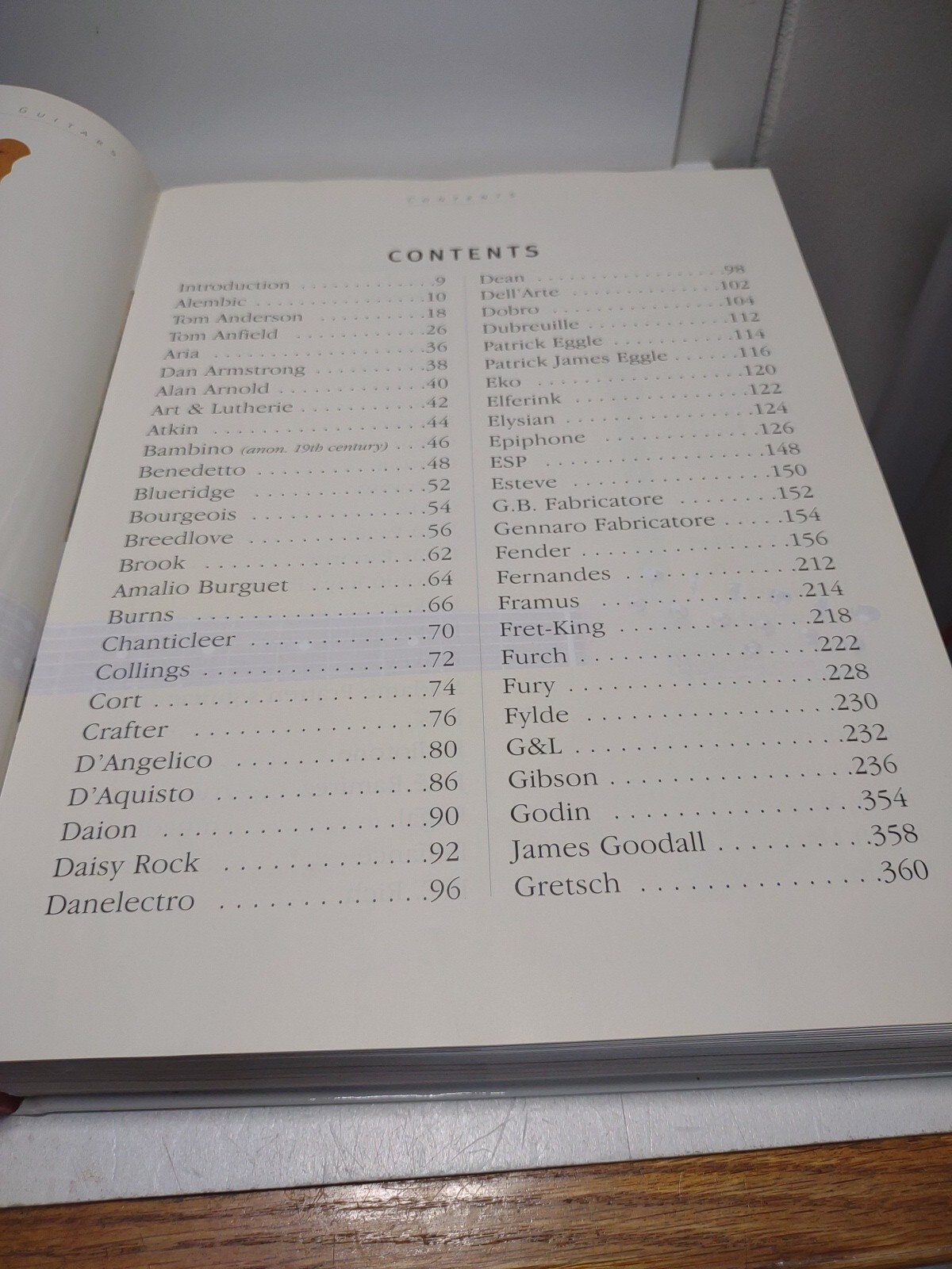 The Illustrated Directory of Guitars Nick Freeth 2006 Hardcover 752 Pages