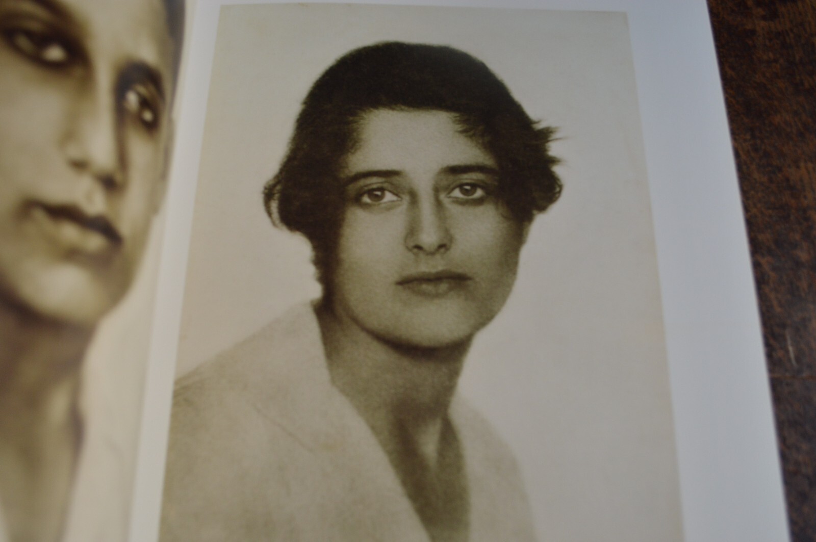 GREEK PHOTOGRAPHER NELLY DRESDEN ATHENS NEW YORK 104 PAGES ENGLISH & GERMAN BOOK