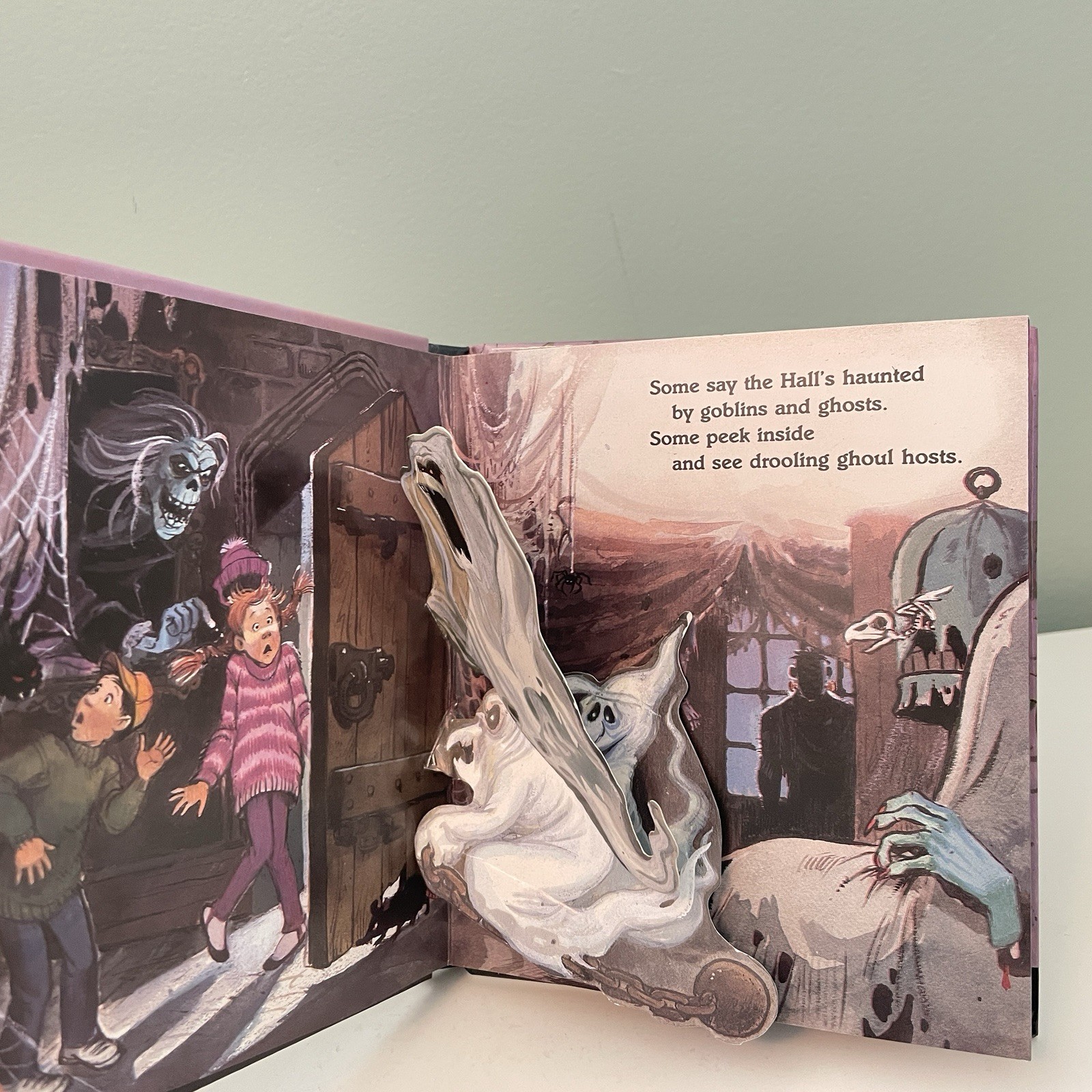 The Horrors of Howing Hall – Mini Monster Pop-Up Book (1992 Hardcover)