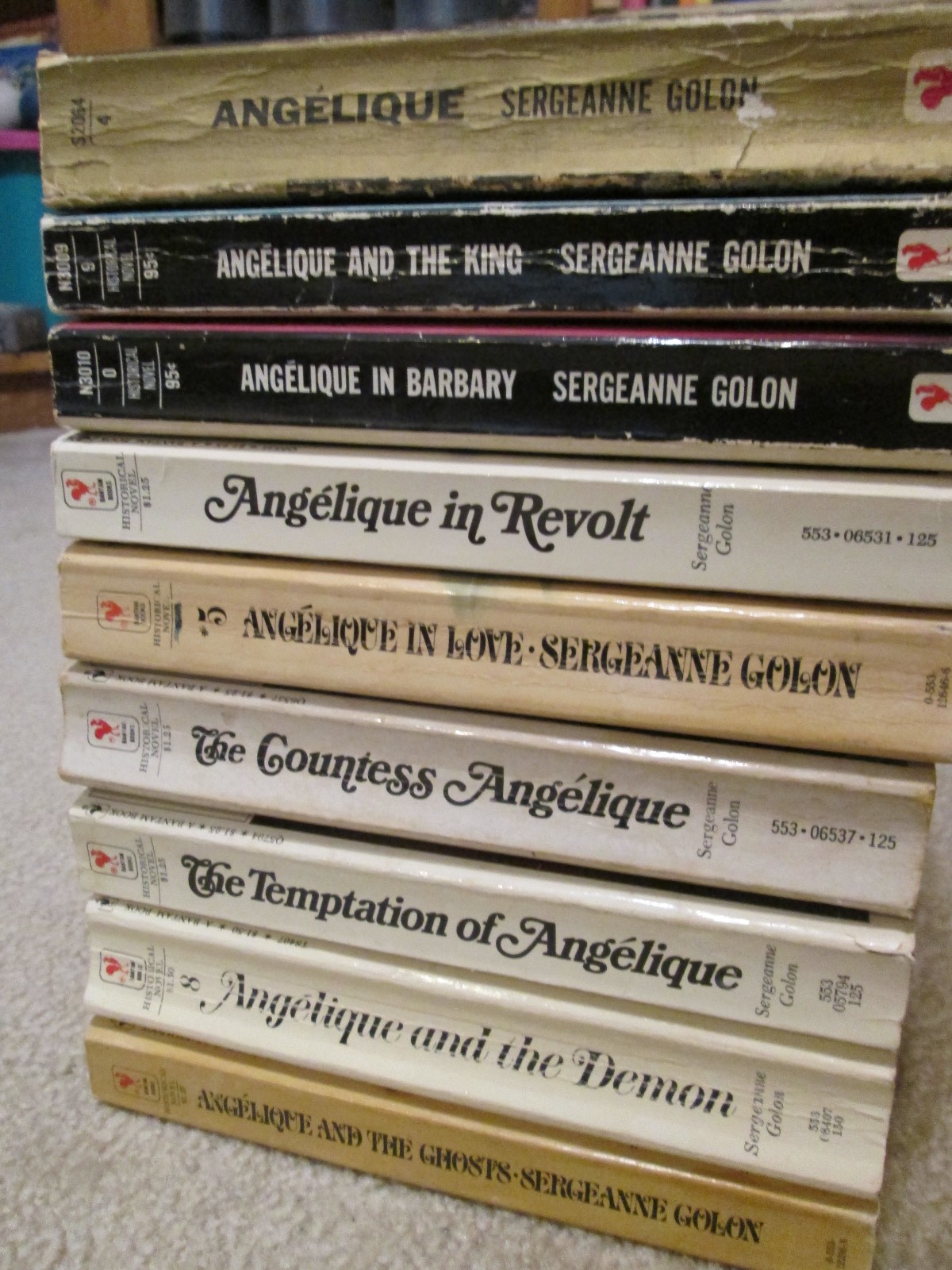 Angelique By Sergeanne Golon Vintage Romance Series *RARE* Of 9 PB, COMPLETE SET