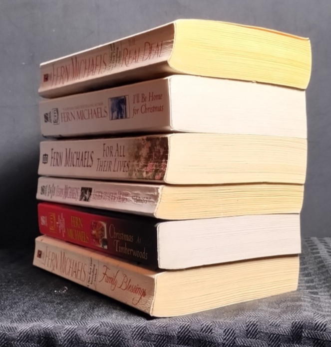 Fern Michaels Lot 6 PB Books Christmas Timberwoods Family Blessings Mixed Titles
