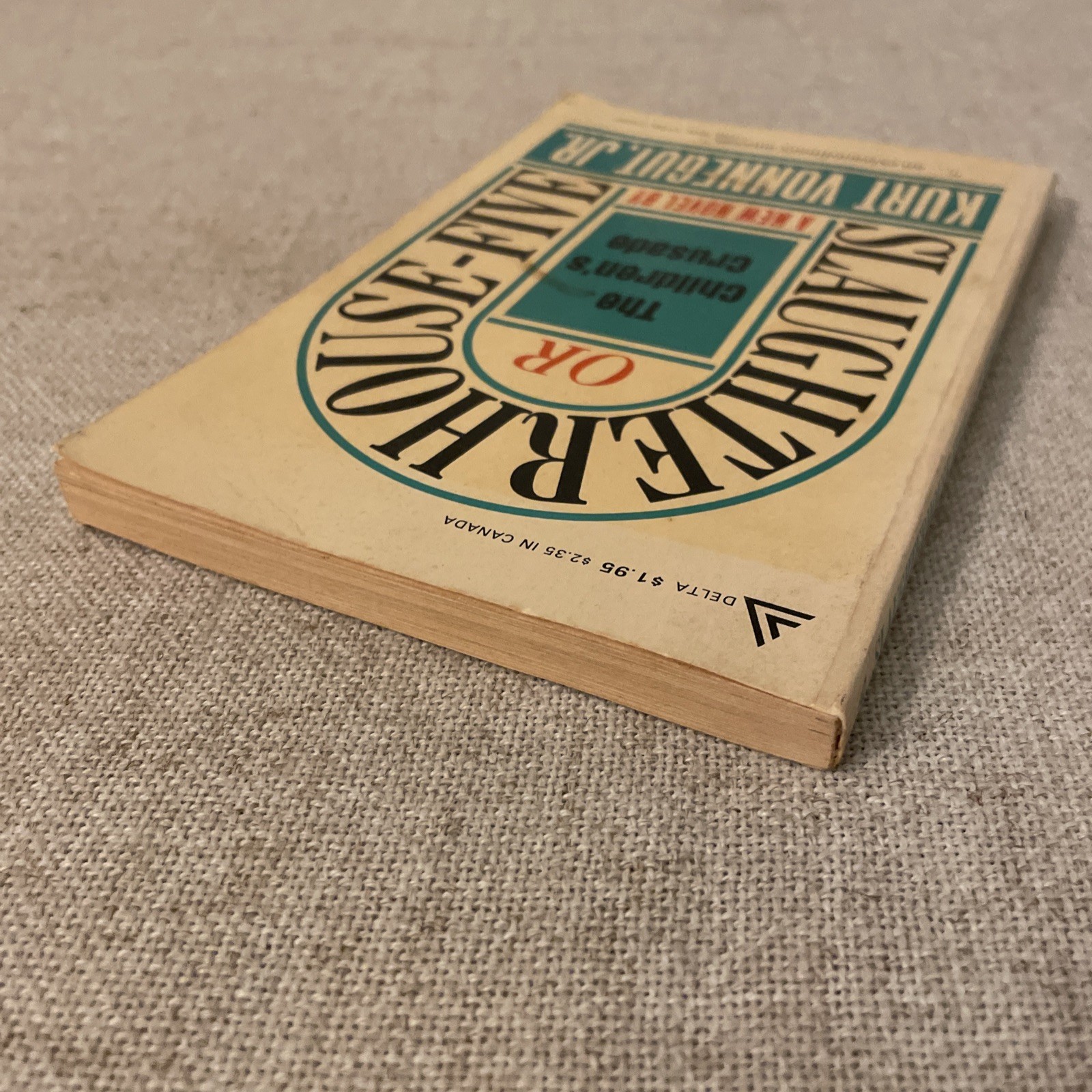 Slaughterhouse-Five by Kurt Vonnegut Jr. 1969 Delta Paperback 3rd Printing
