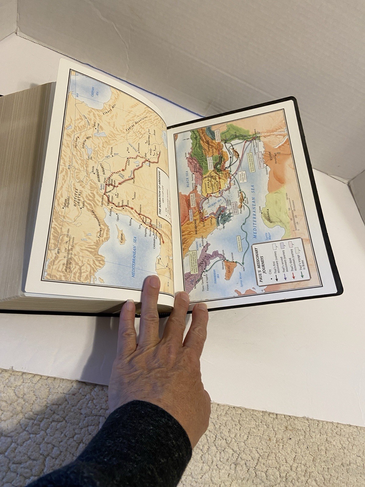 King James Version Super Giant Print Bible Published By Broadman & Holman