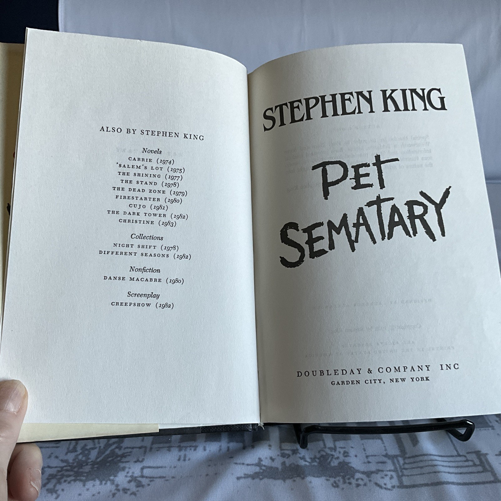 First Edition Book Club Edition 1983 “Pet Sematary” by Stephen King HC/DJ Clean