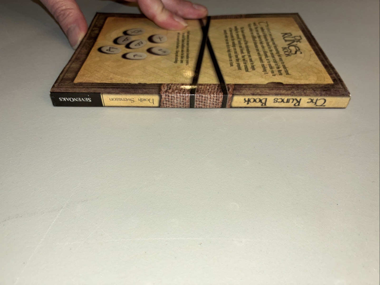 The Runes Book“ by Horik Svensson Paperback 128 Pages