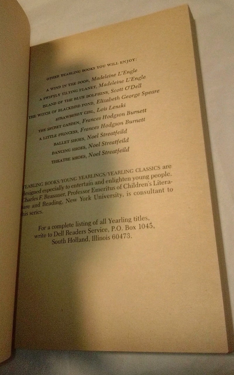 A Wrinkle in Time Madeleine L’Engle | Dell Yearling Paperback 1973