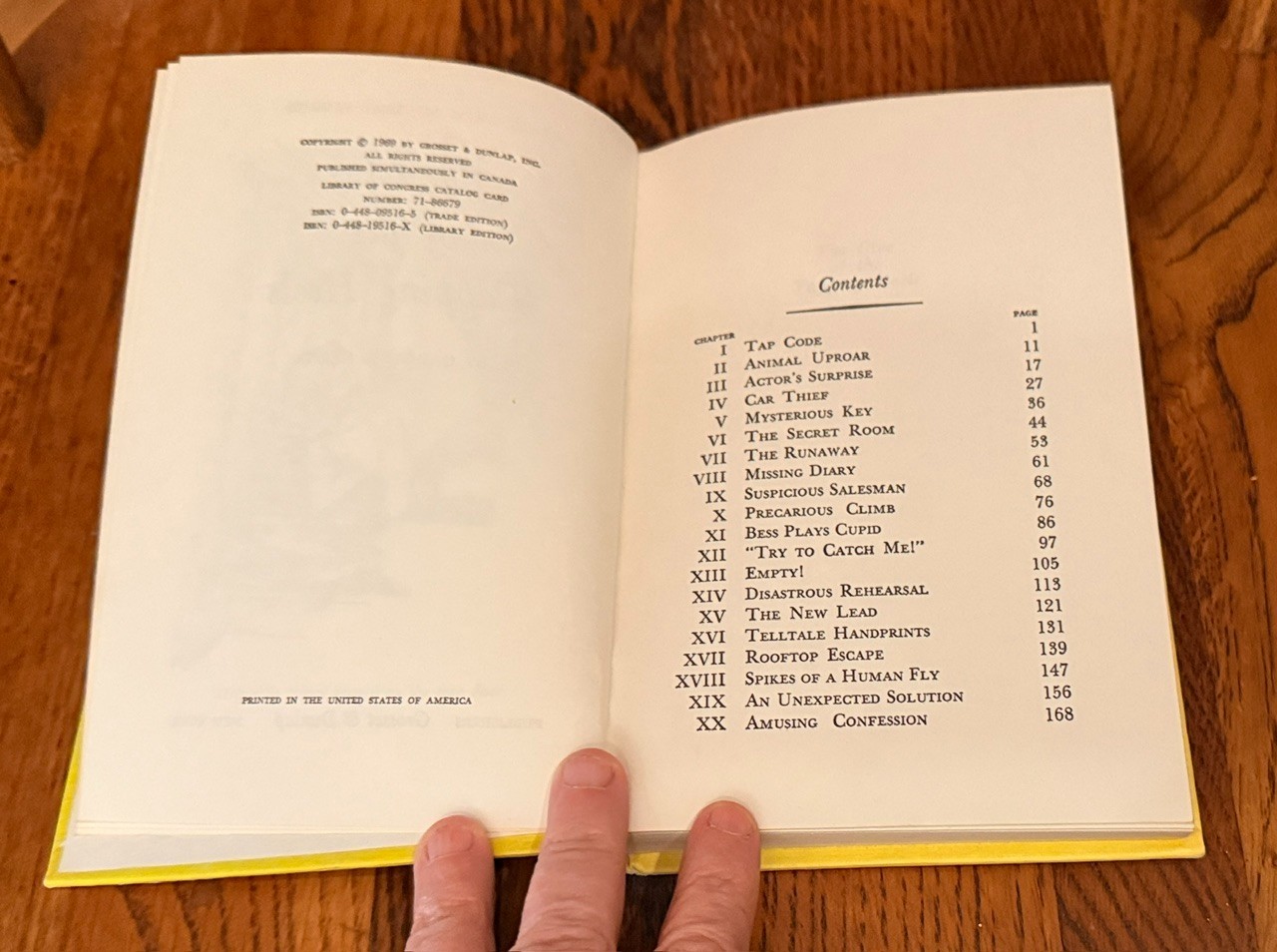 Nancy Drew #16 The Clue of the Tapping Heels 1969 White Endpapers