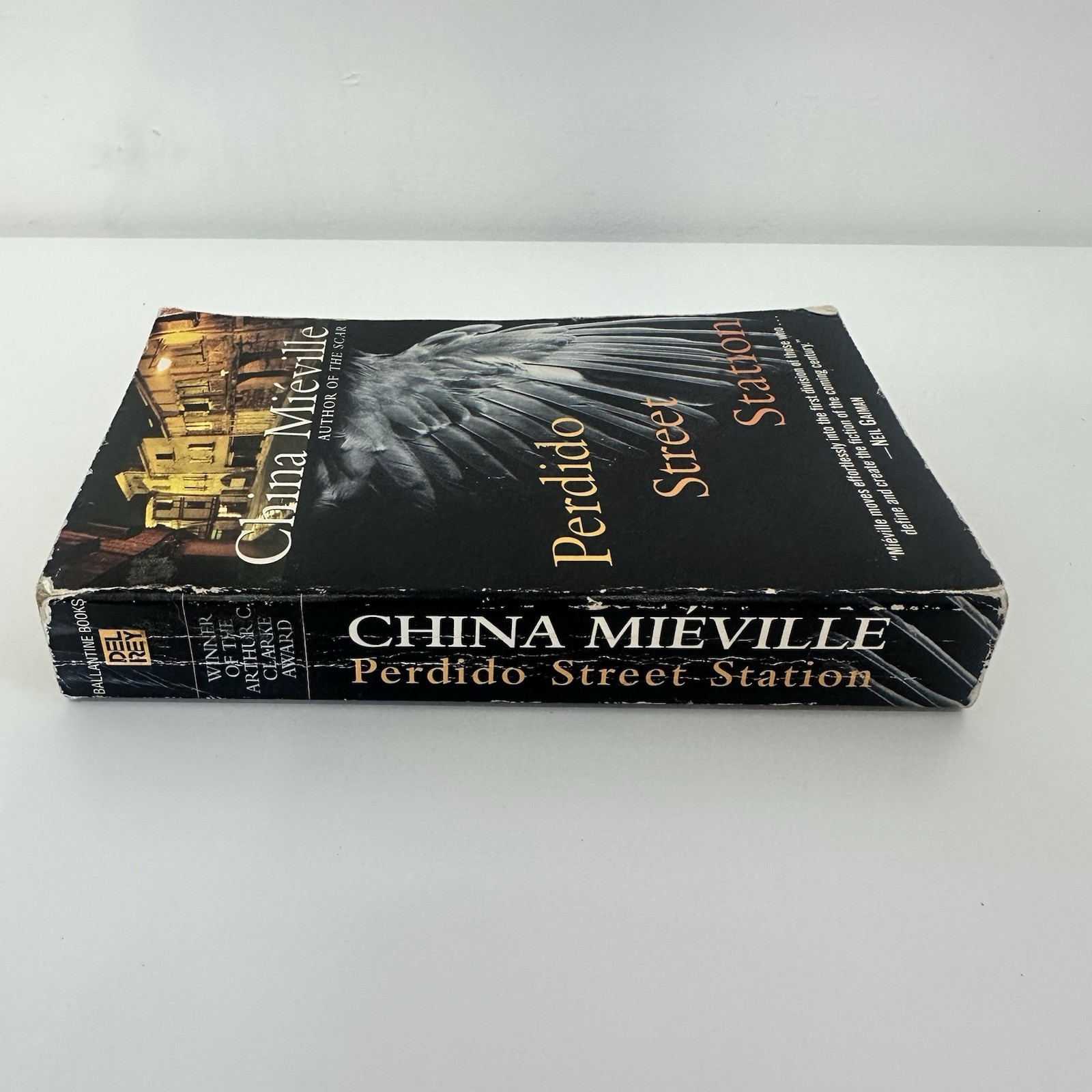 Perdido Street Station by China Miéville (2001) USED • Acceptable • PAPERBACK