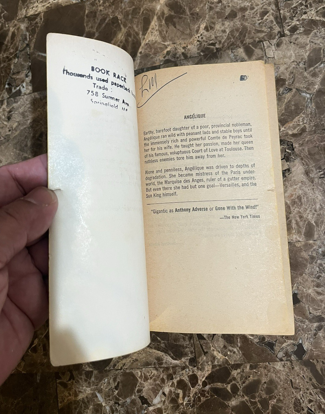 Angelique book 1 by Sergeanne Golon, paperback in very good condition, 1971 pub.
