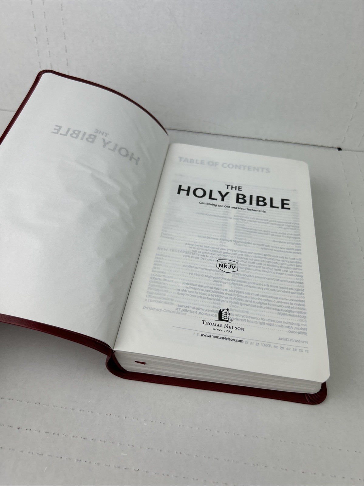 NKJV Holy Bible New King James Version Red Leather-Soft GIANT PRINT Reference