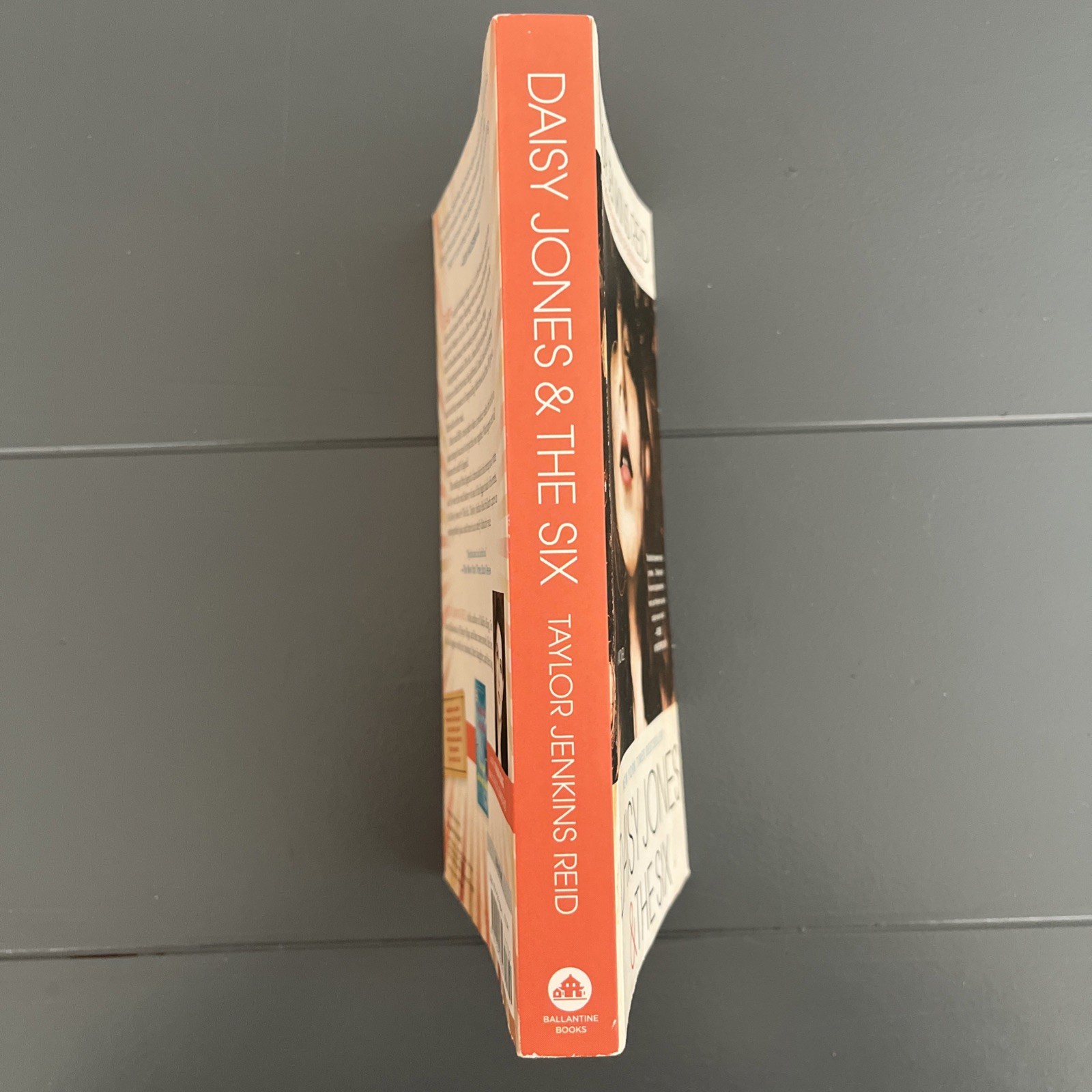 Daisy Jones & The Six: Reese’s Bo- 9781524798642, paperback, Taylor Jenkins Reid