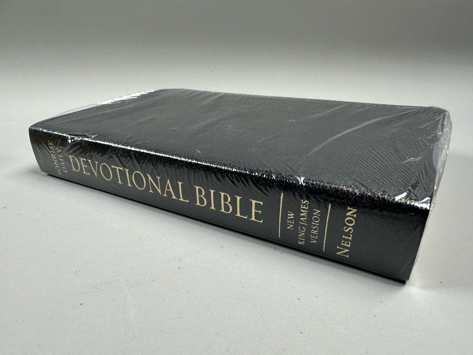 Sonrise Daily Devotional Bible~Thomas Nelson Bonded Leather ~ Black New