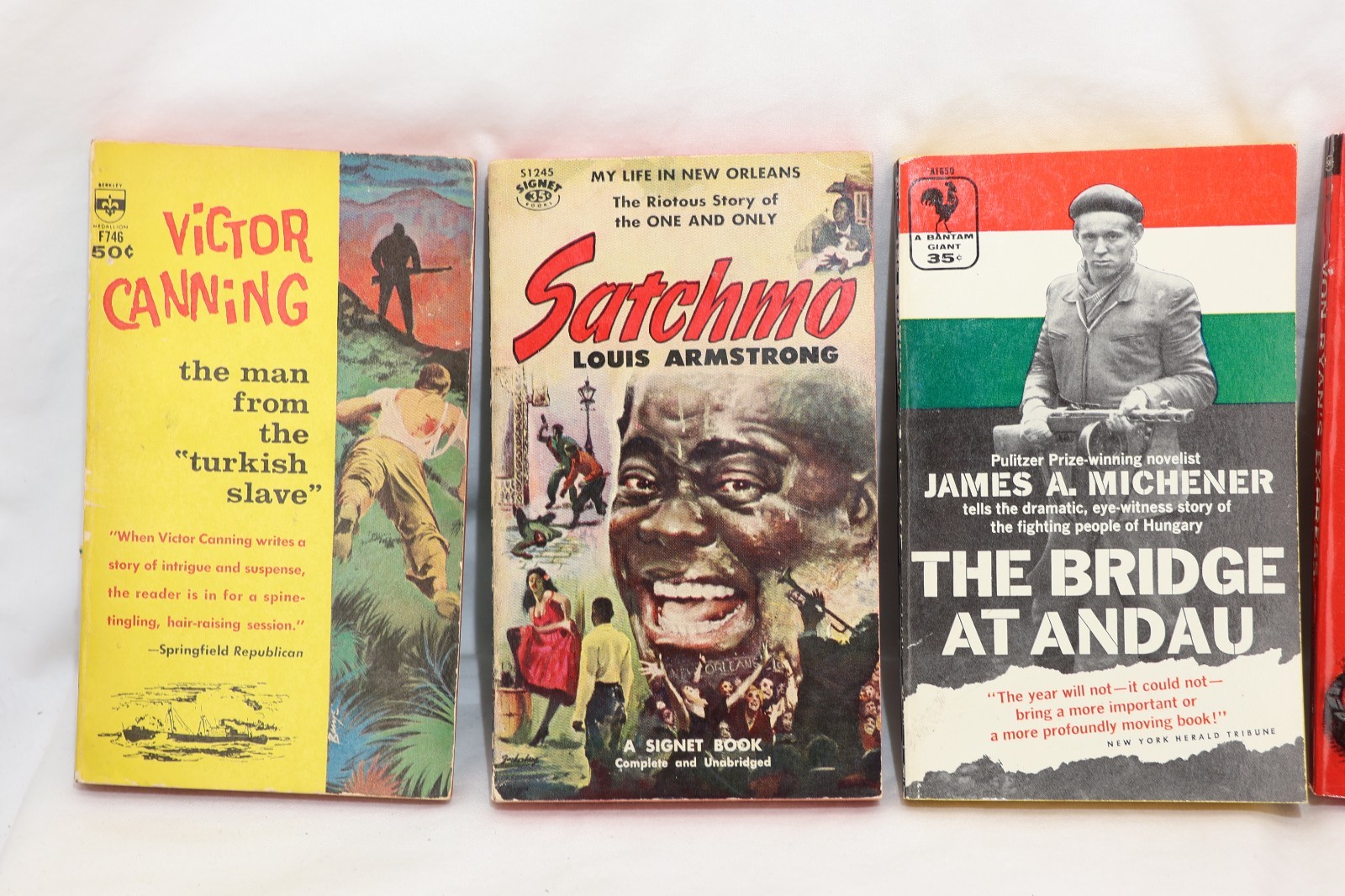 Lot of 34 Vintage Paperbacks, 1960s / 1970s Copyrights, No Duplicates, B675