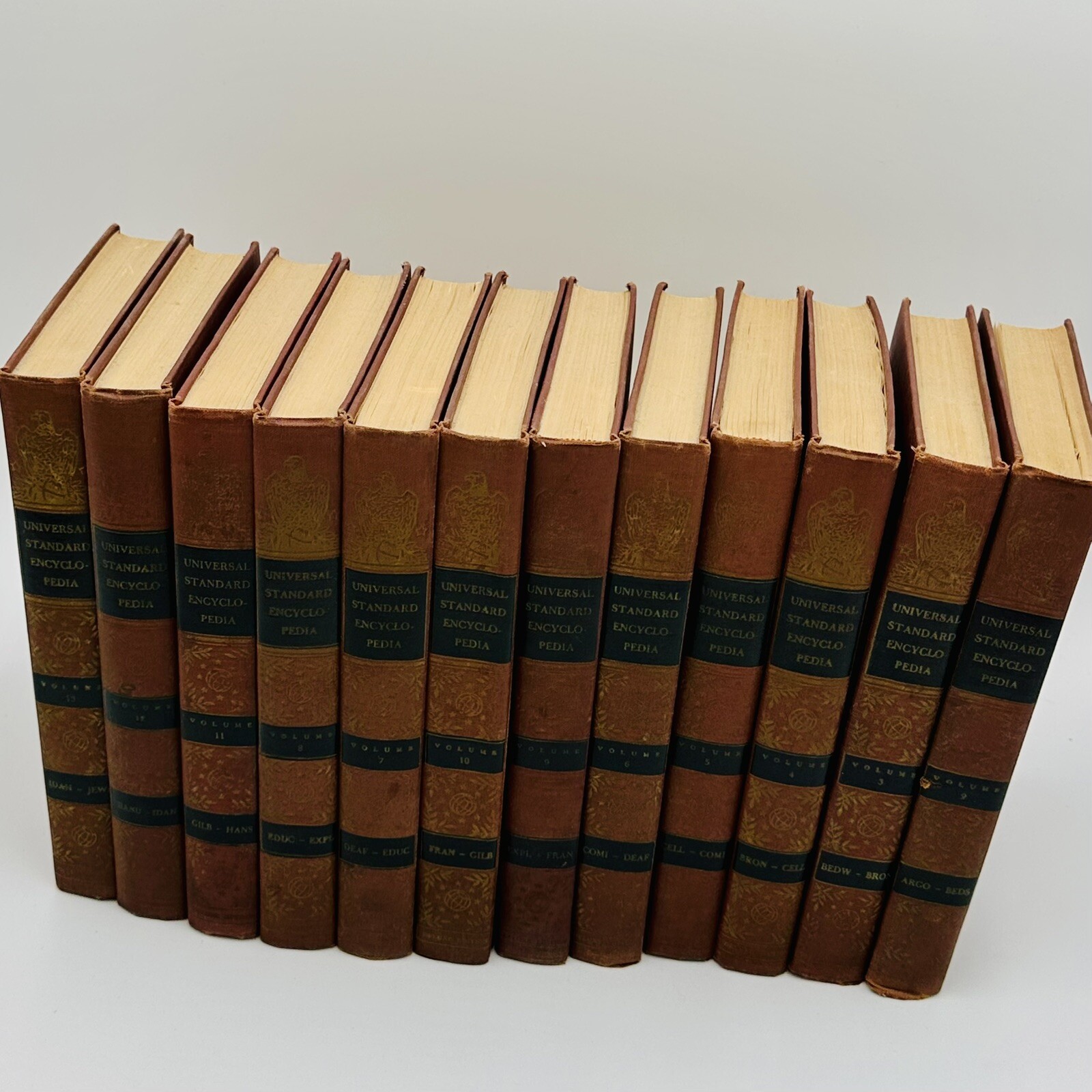 Universal Standard Encyclopedia Complete Set Volumes 2-25 (FC79-4-R)