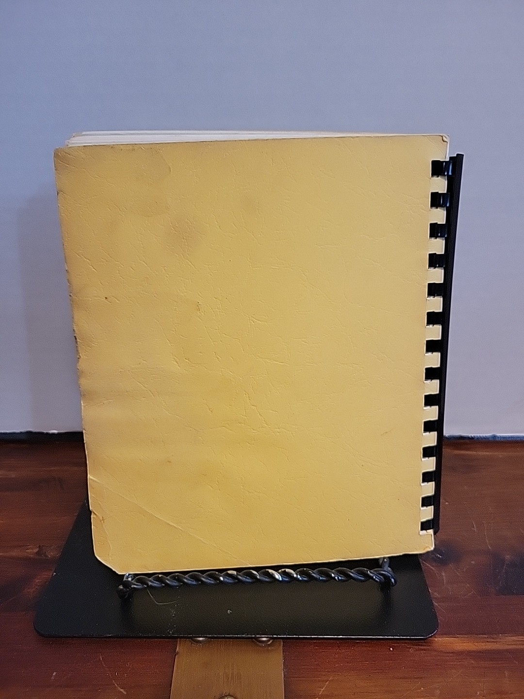 Our Savior’s Lutheran Church Mason City Iowa 1972 A.L.C.W. Cook Book 174 Pages