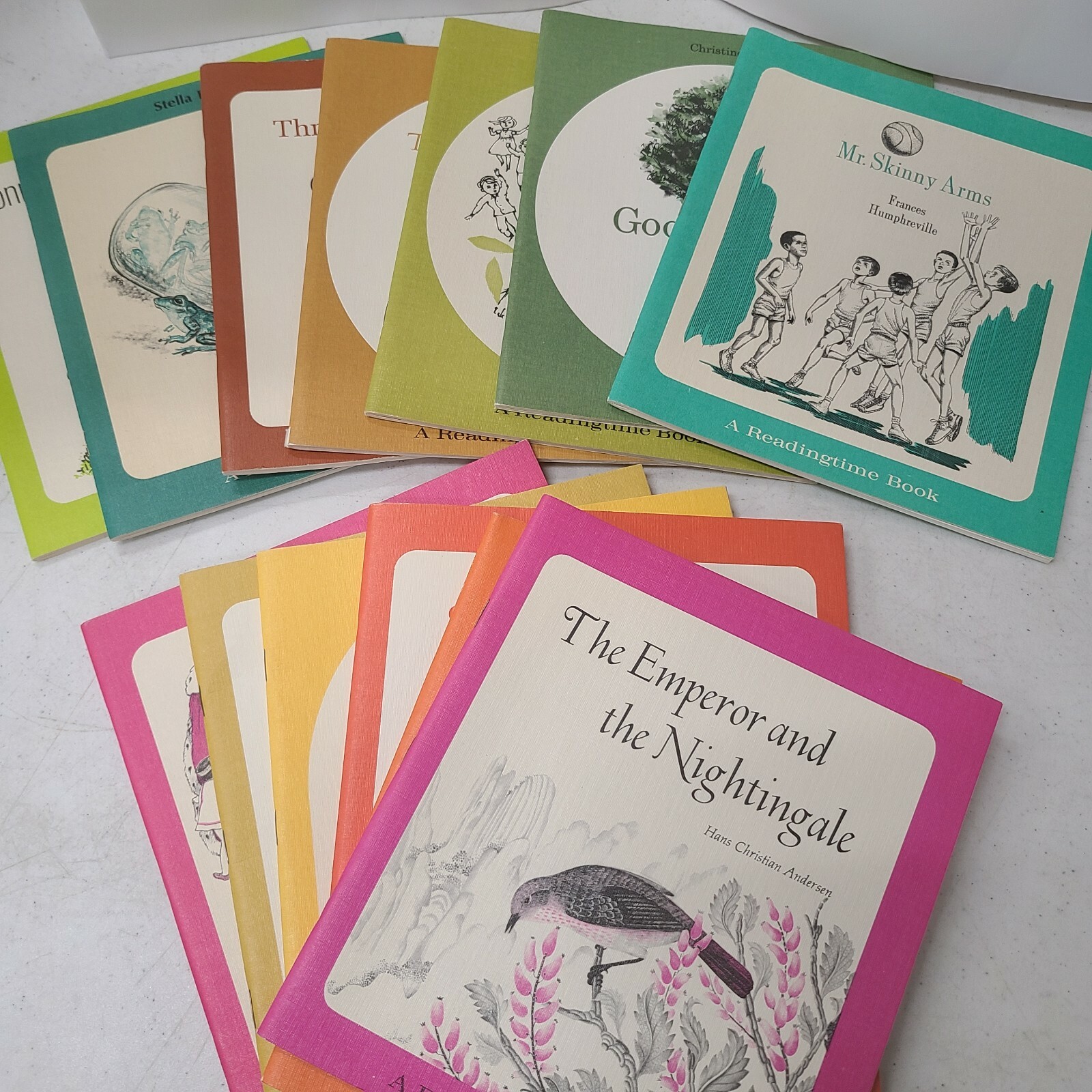 Lot of 13 Children’s „READINGTIME BOOKS“ Macmillan Company-1968, Paperback VG