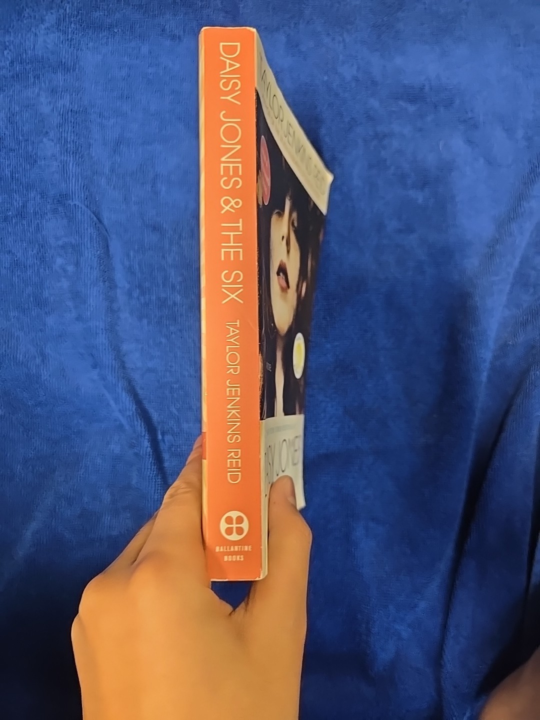 Daisy Jones and the Six: Reese’s Book Club : A Novel by Taylor Jenkins Reid…