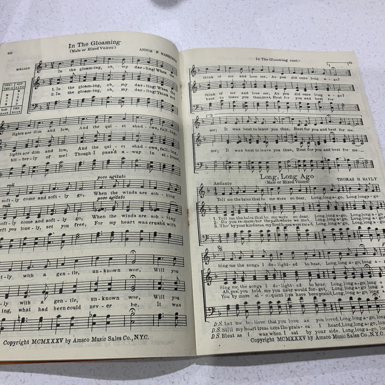 EVERYBODY’S FAVORITE COMMUNITY SONGS Song Book 1935 AMSCO Music Publishing