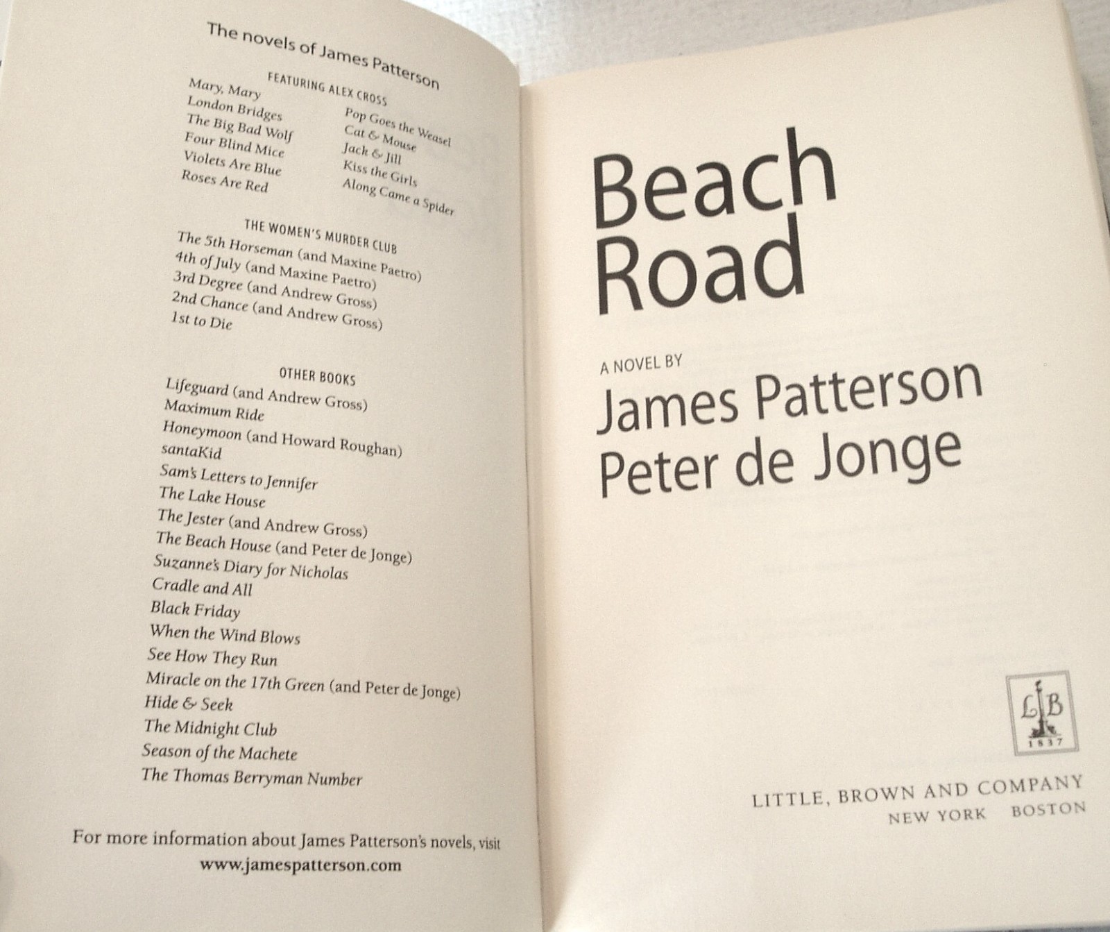 JAMES PATTERSON/PETER DE JONGE BEACH ROAD HARDCOVER BOOK 390 Pages