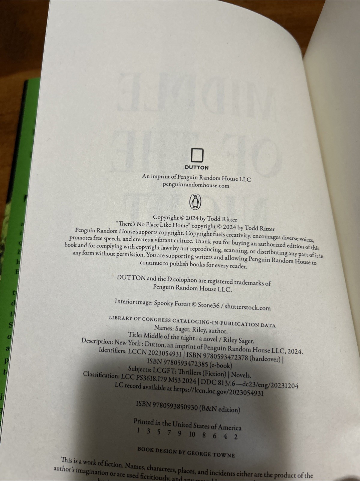Middle Of The Night by Riley Sager 2024 Hardcover