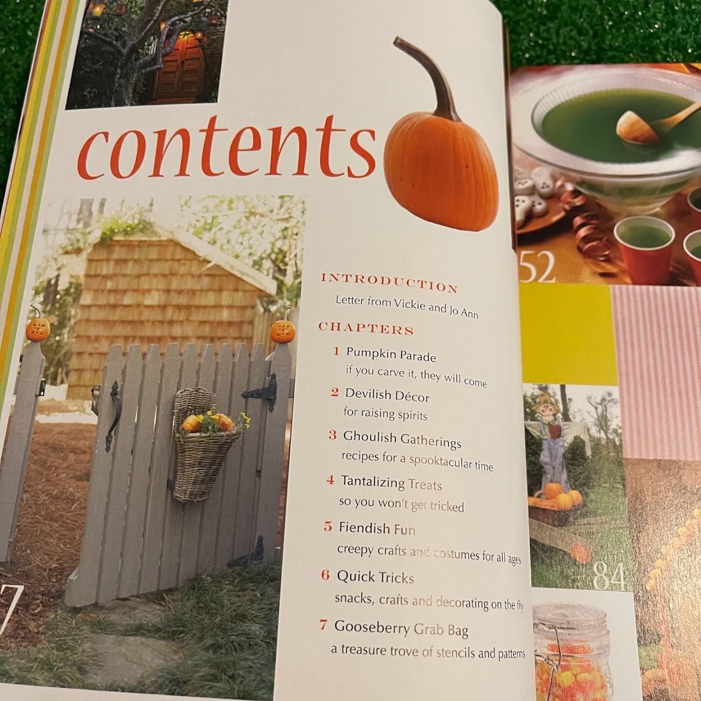 Gooseberry Patch Halloween Bewitching Recipes Crafts & Decorations Ideas Books