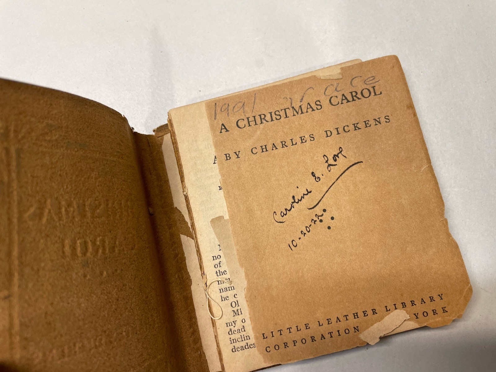 Little Leather Library: A Christmas Carol & Dr Jekyl and Mr Hyde.