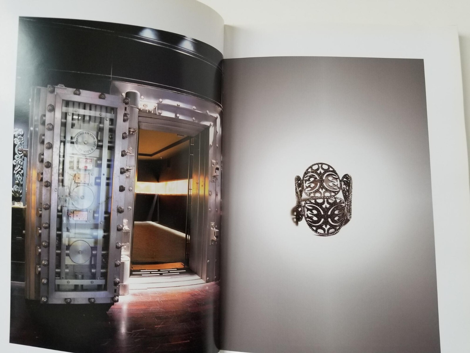 Vintage VBH Luxury Handbag, Purse, Clutch Collection Book. 154 Pages. Rare. Read