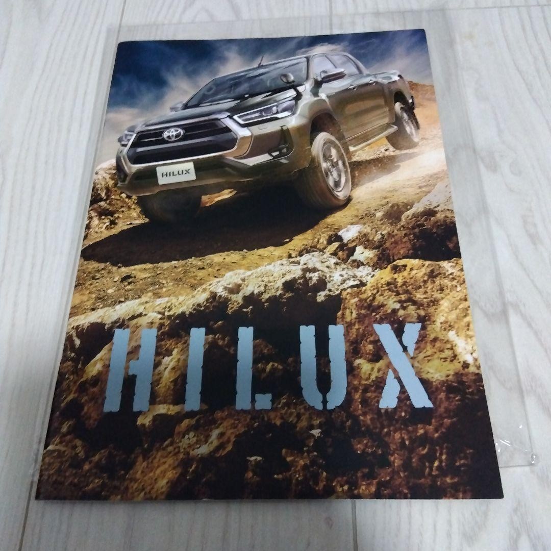 Toyota Hilux Catalog 2021 39 Pages, Bagged Storage