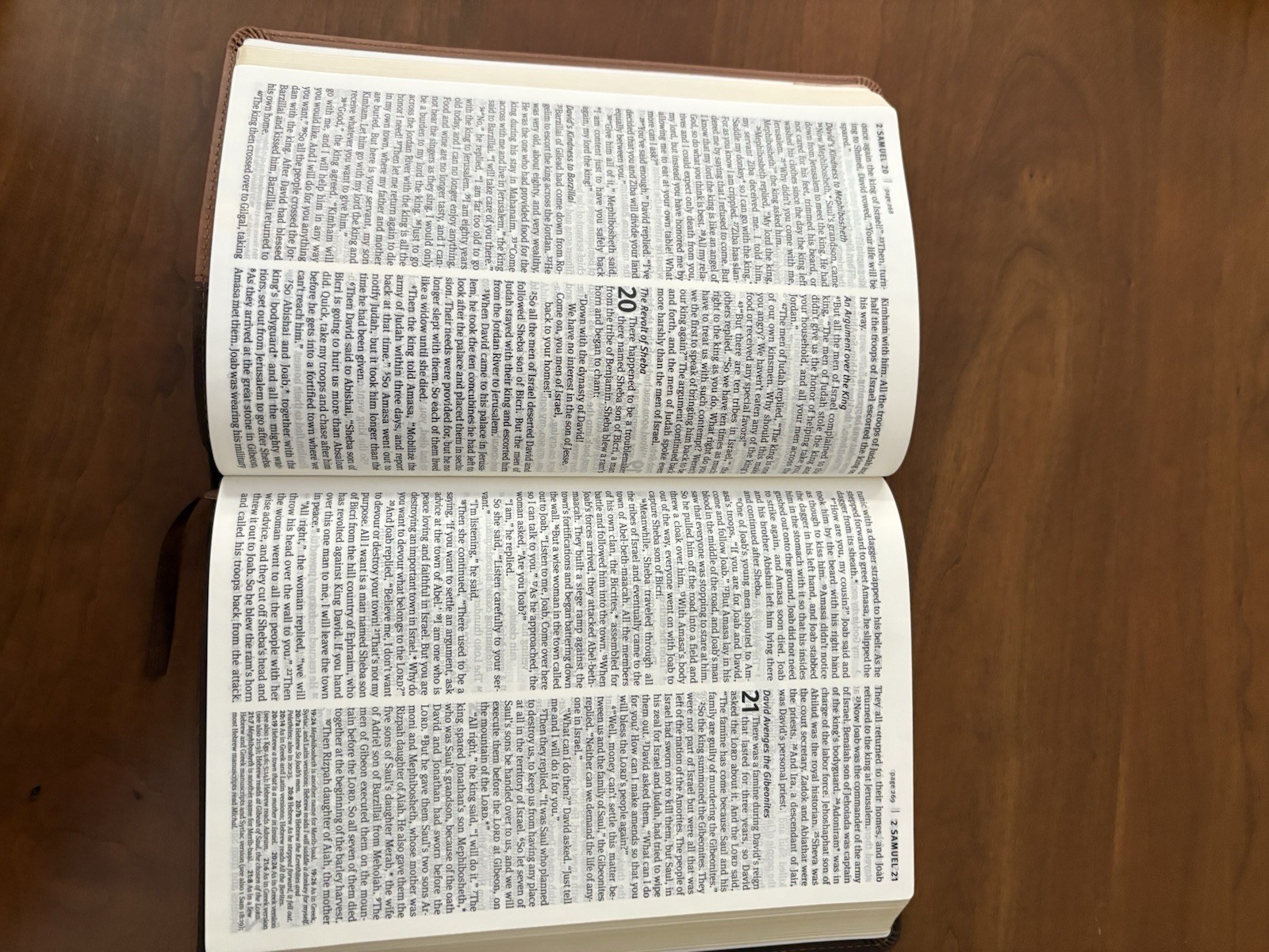 Premium Value Slimline Bible NLT by Tyndale House Publishers Staff (2012)
