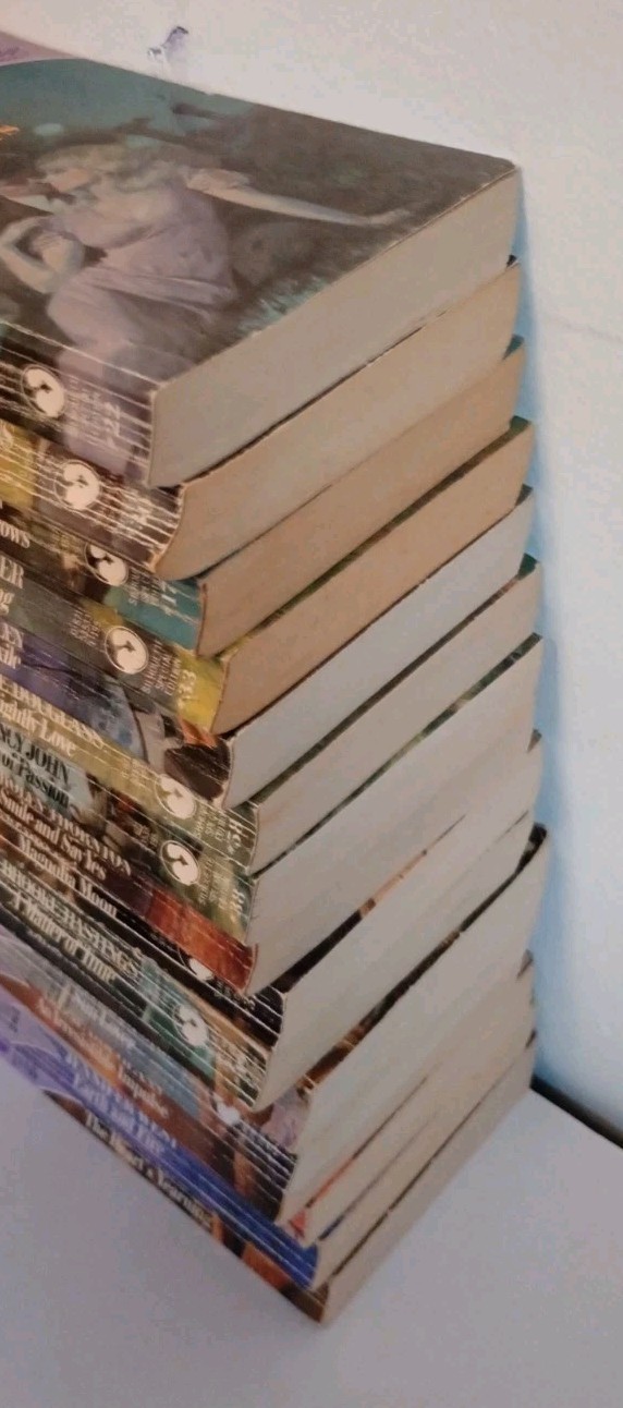 HUGE Lot of 32 VINTAGE 1980s SILHOUETTE SPECIAL EDITION SERIES Romance Books. 🩷
