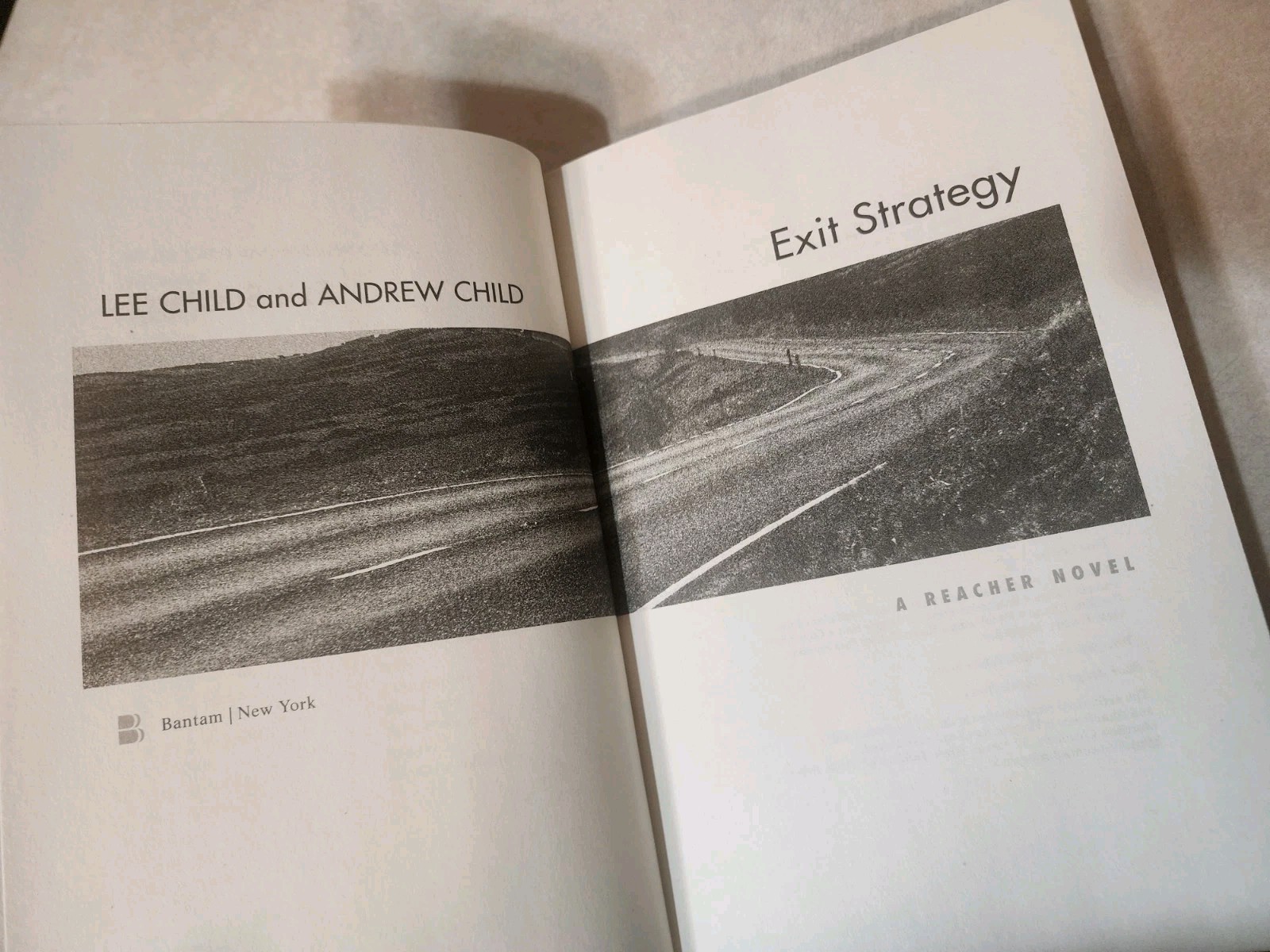 Exit Strategy : A Reacher Novel by Lee Child and Andrew Child 1st Edition Crime