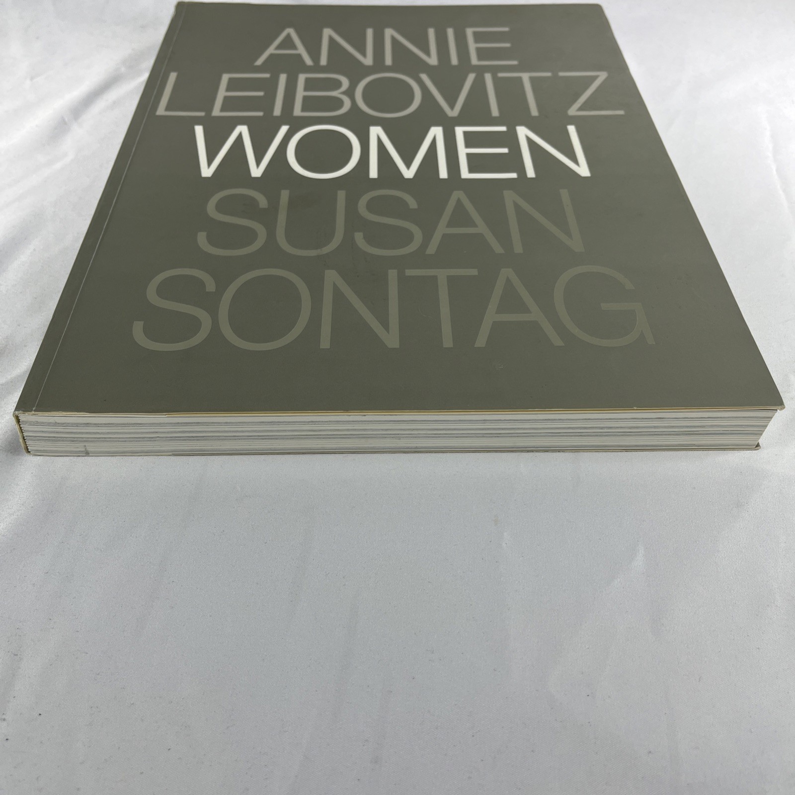 Women Annie Leibovitz Susan Sontag Softcover 1st Edition Book 1999 Coffee Table