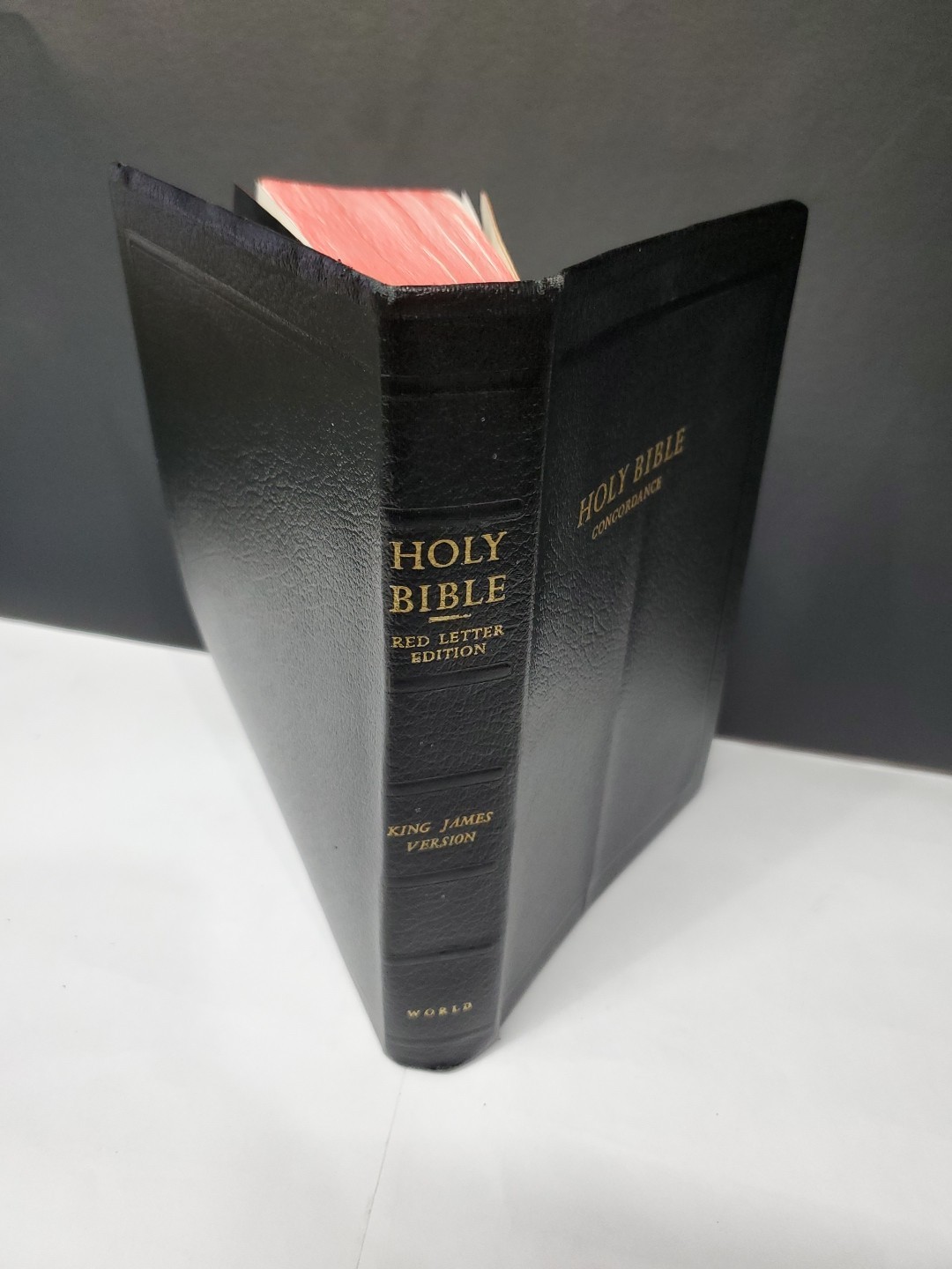 Holy Bible Letter Edition Concordance World. writing as shown in pic