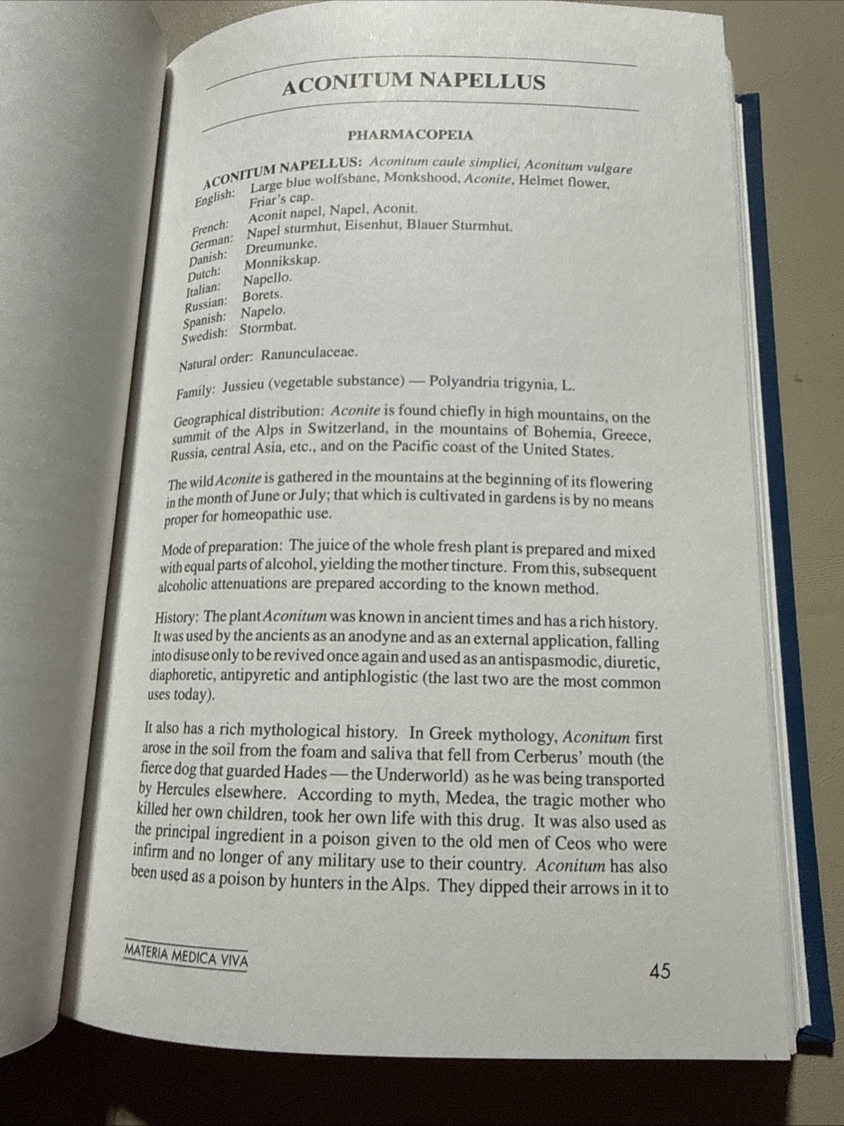 Materia Medica Viva George Vithoulkas 1992 Vol 1 Classical Homeopathy Signed HB