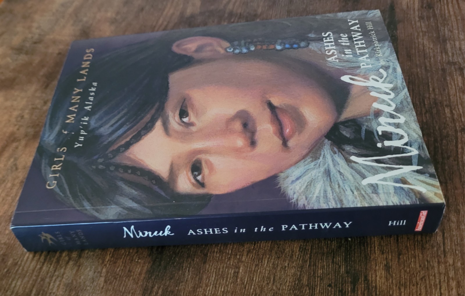 Minuk: Ashes in the Pathway (Girls of Many Lands) by Kirkpatrick Hill (VG, PB)
