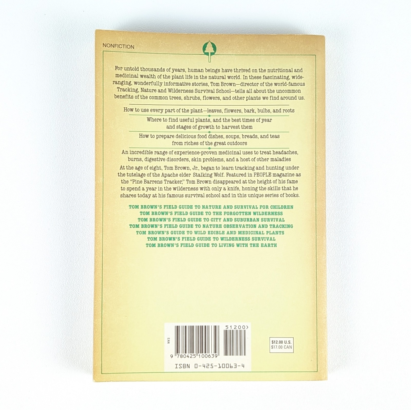 TOM BROWN’S GUIDE TO WILD EDIBLE AND MEDICINAL PLANTS by Tom Brown Jr. – 1985 PB