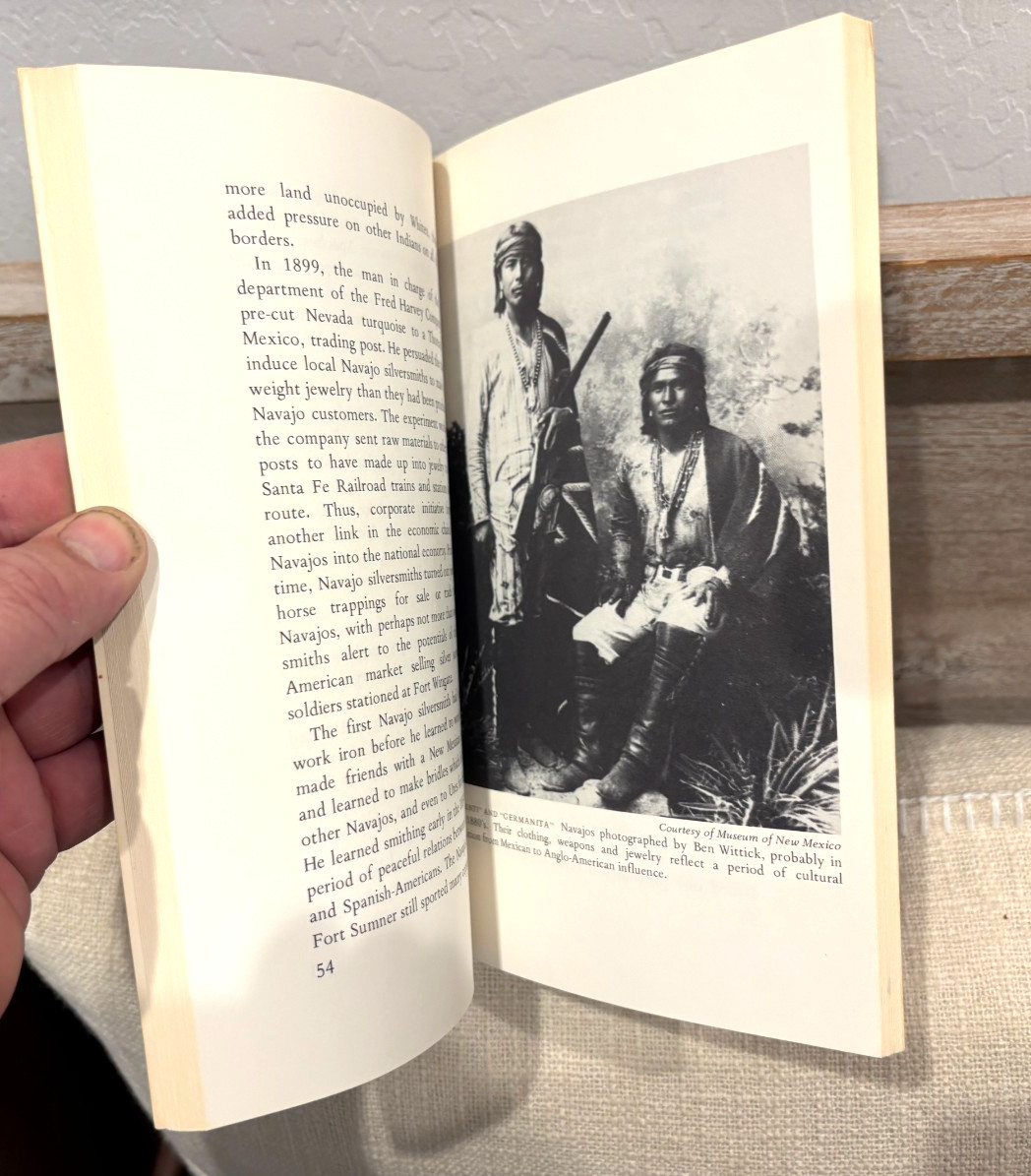 Rare! Vintage Navajo Indians Paperback Book! Indian Tribal Series 1977 124 Pages