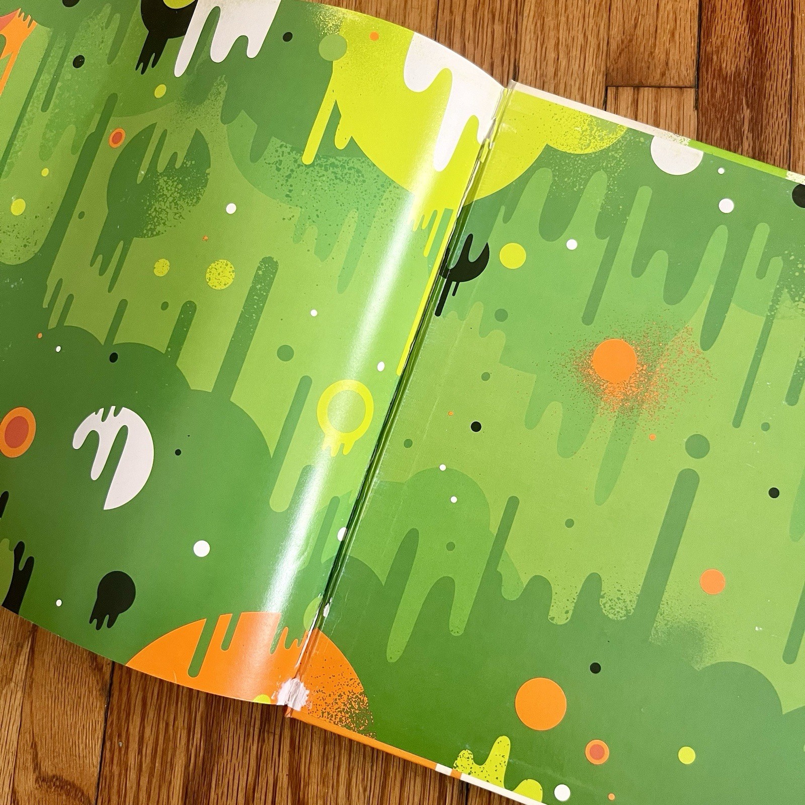 Nicktoons! by Jerry Beck 2007 Hardcover Nickelodeon Cartoon Art Design Drawing