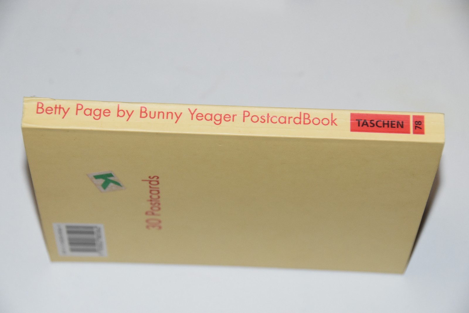 VGC Taschen Betty Page by Bunny Yeager 30 Postcards Book – Complete 4.5” x 6.5”