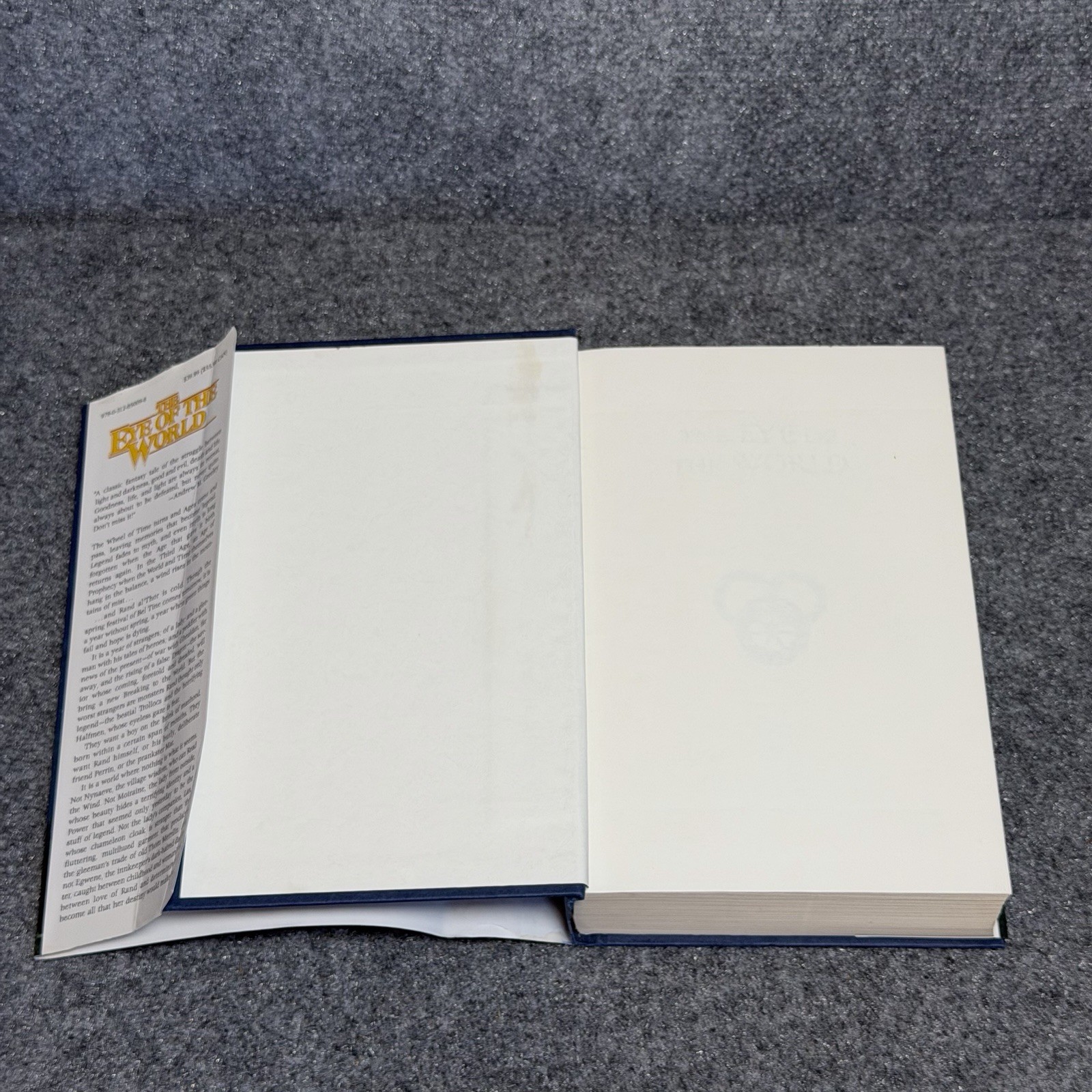 The Eye of the World by Robert Jordan Book Club Edition Vintage Hardback (1990)