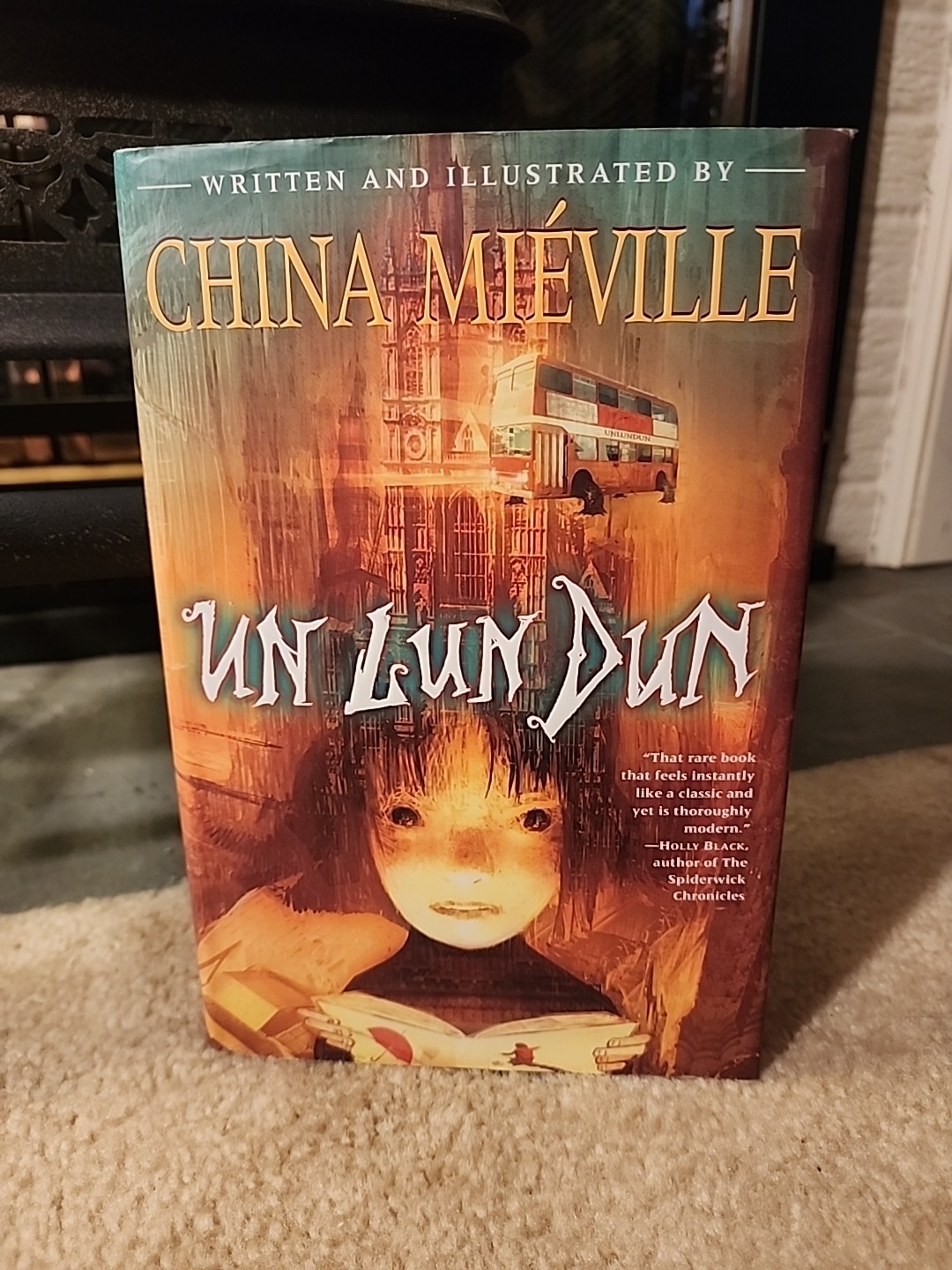 China Miéville SIGNED/Inscribed „Un Lun Dun“ (2007) 1st Edition HCDJ
