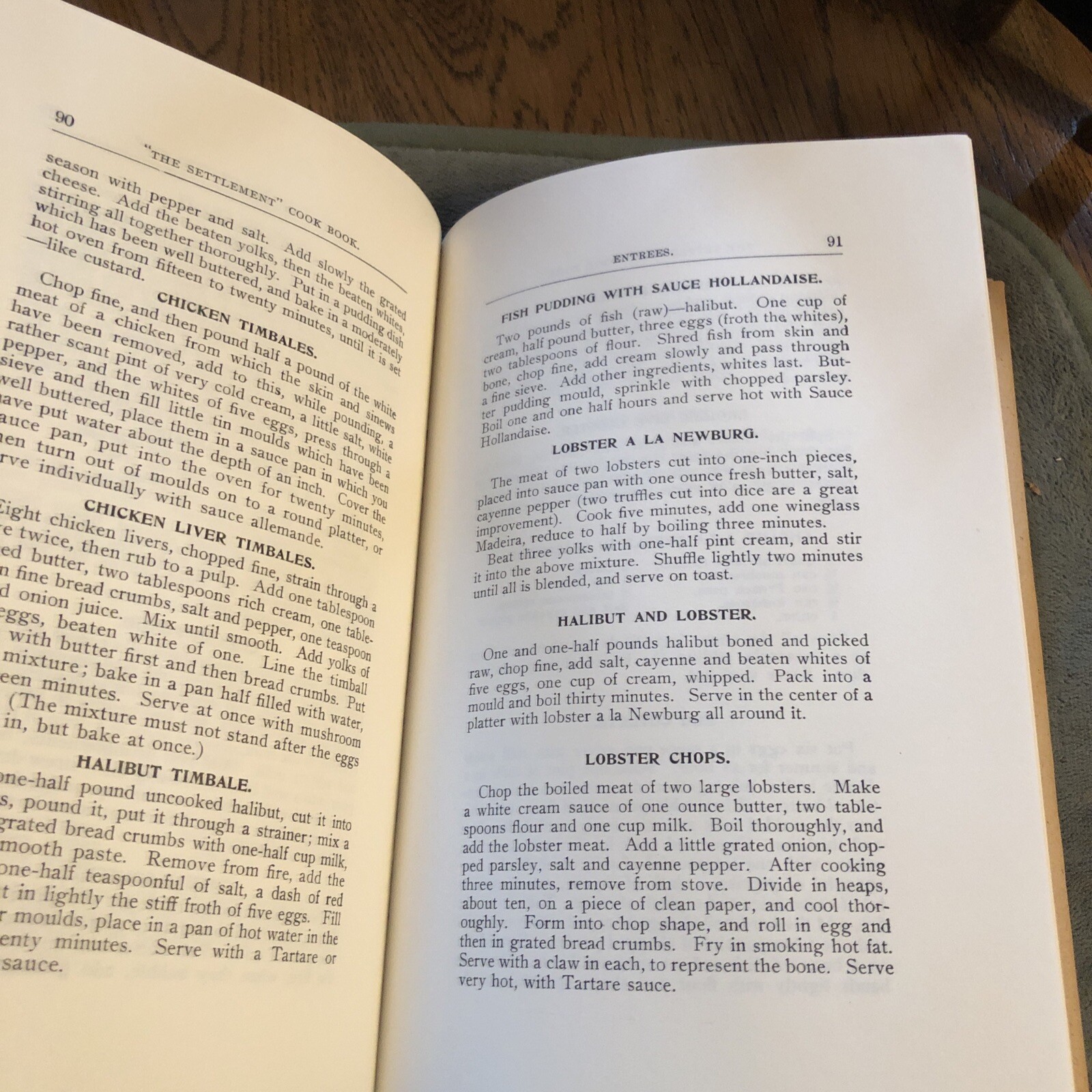 Settlement Cookbook 1903 Facsimile Hardback w/dustjacket. 190 pages Printed 1984