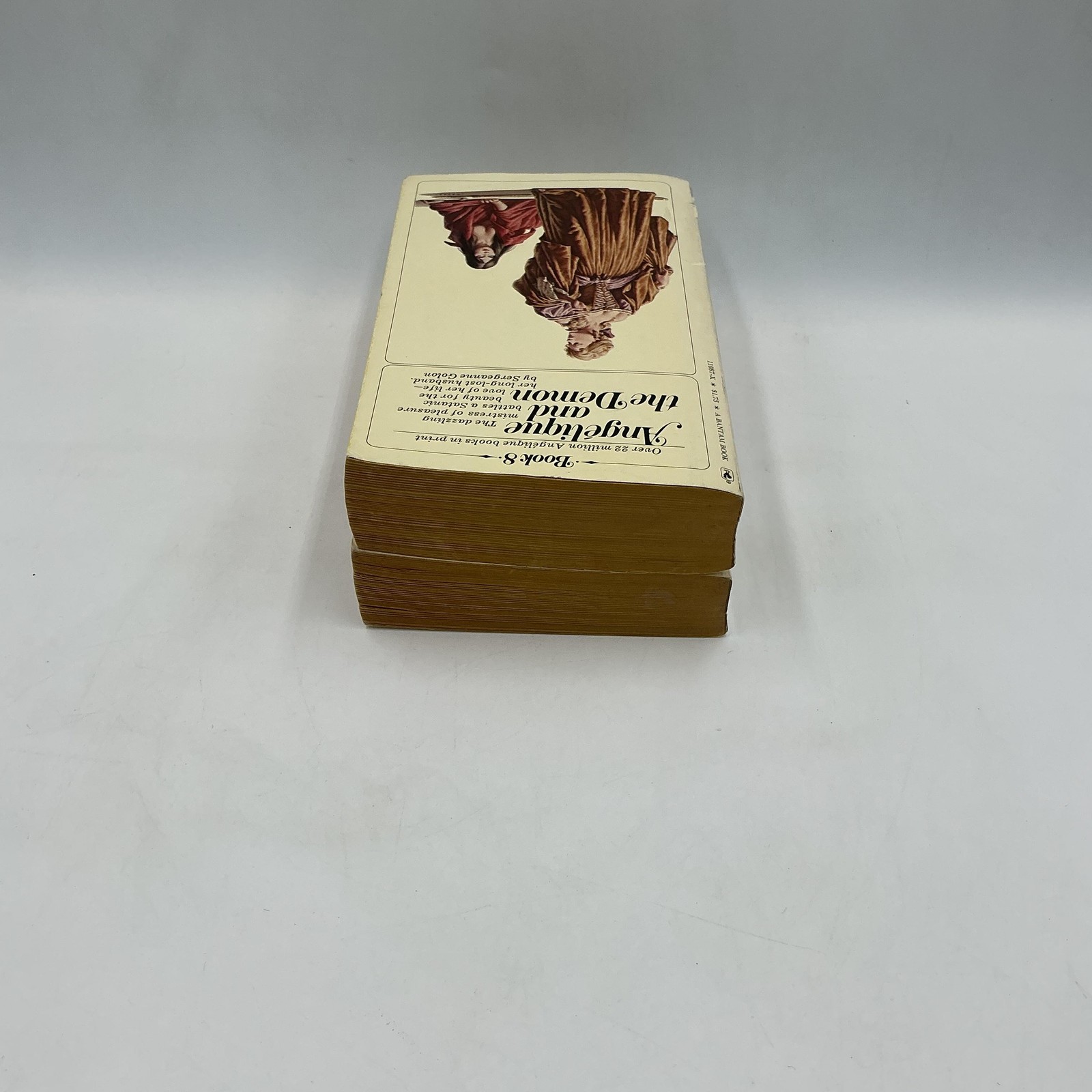 Vintage Angelique Books 6 & 8 Countess Demon Sergeanne Golon Bantam Cream PB USA